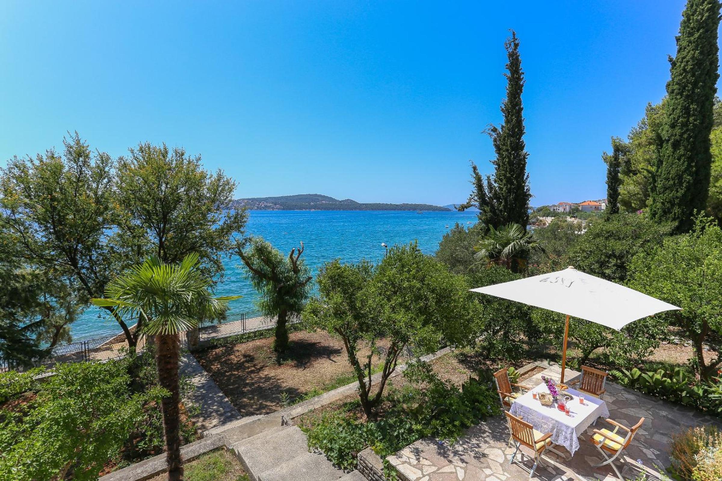 Secret Garden Barada Beach Apartment view 5
