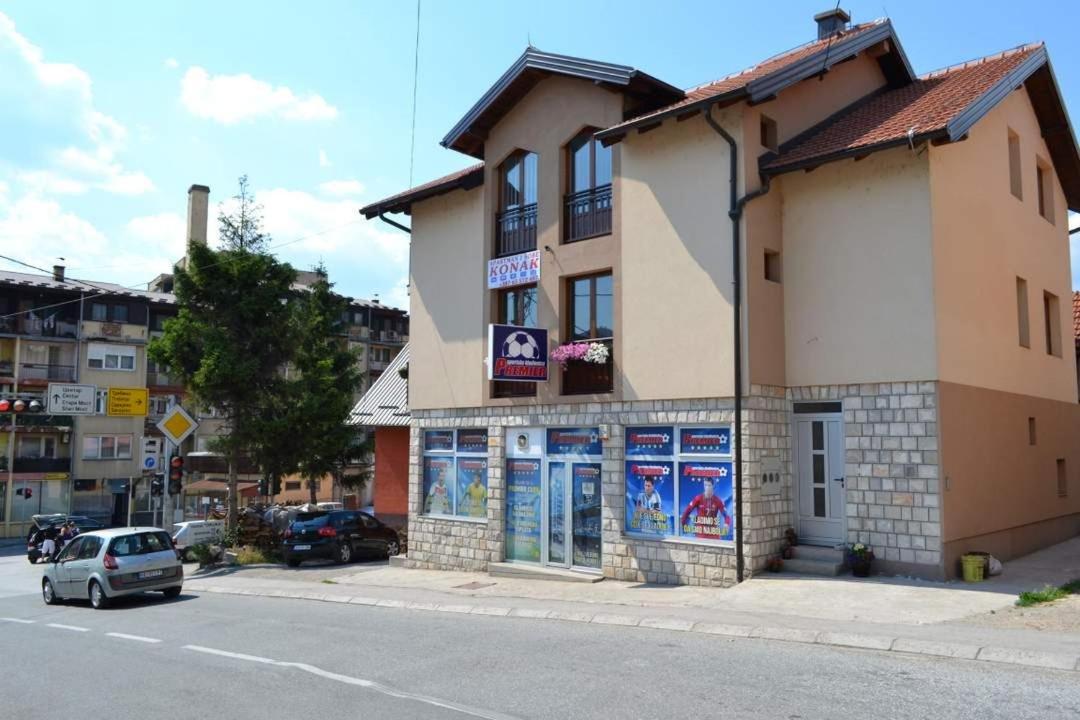 Apartment and rooms Konak