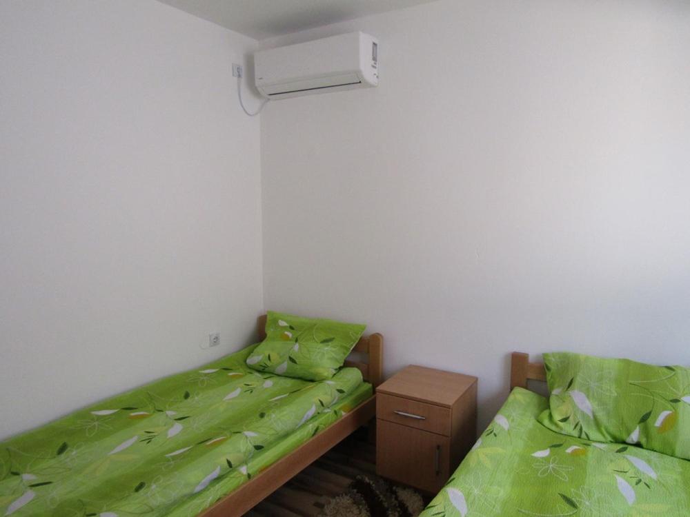 Apartment and rooms Konak