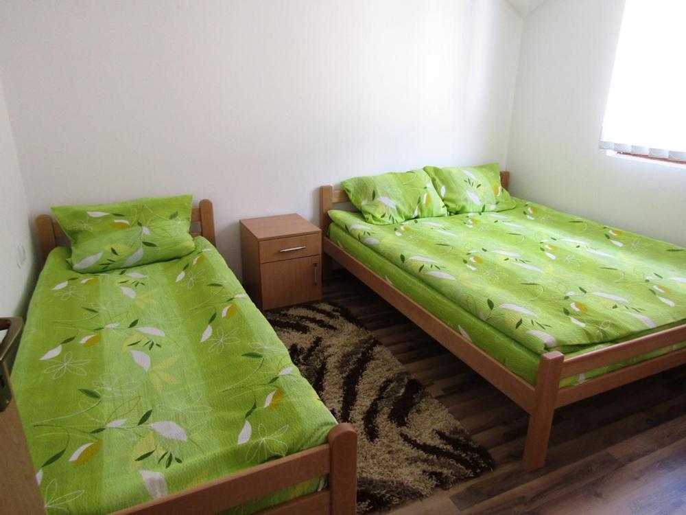 Apartment and rooms Konak