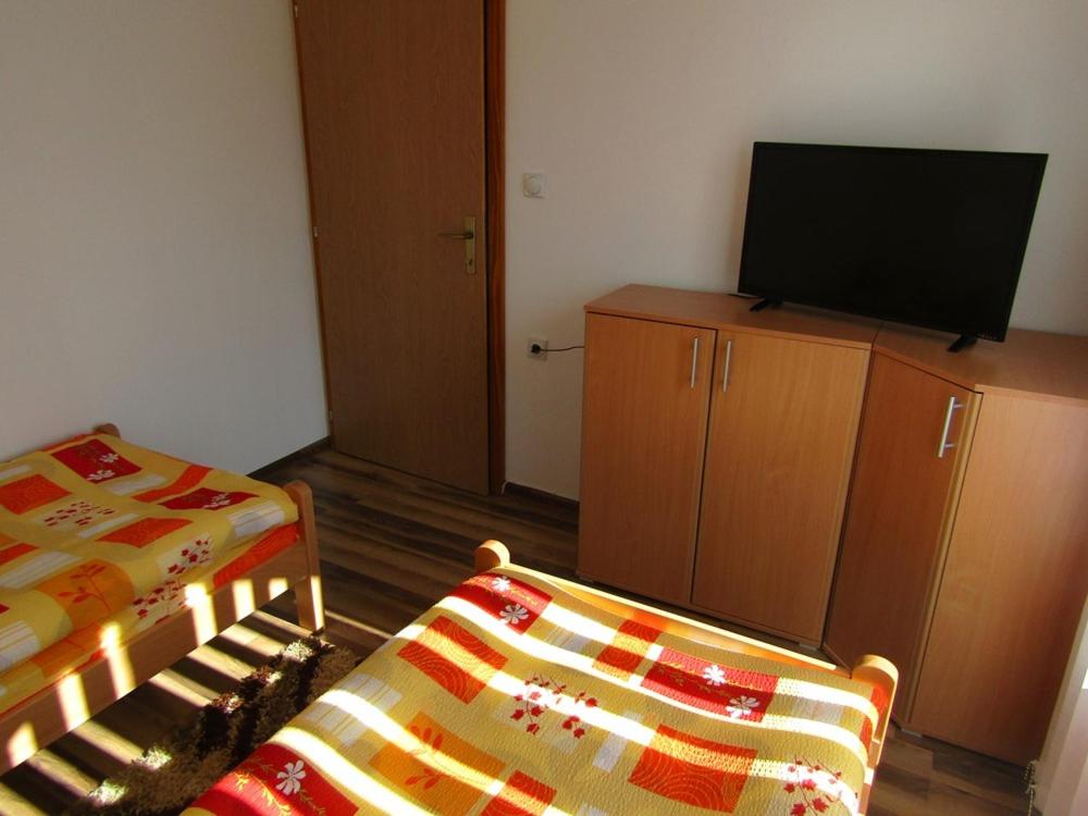 Apartment and rooms Konak