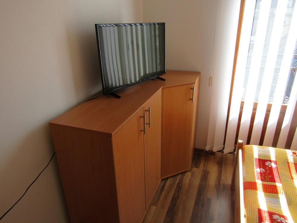 Apartment and rooms Konak