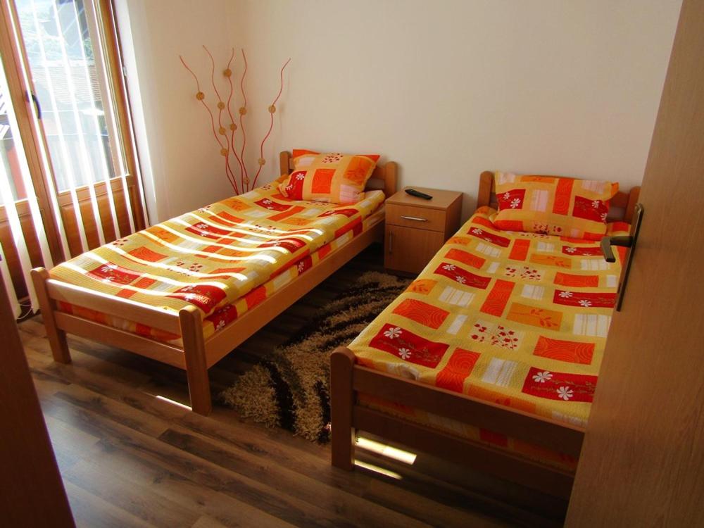Apartment and rooms Konak