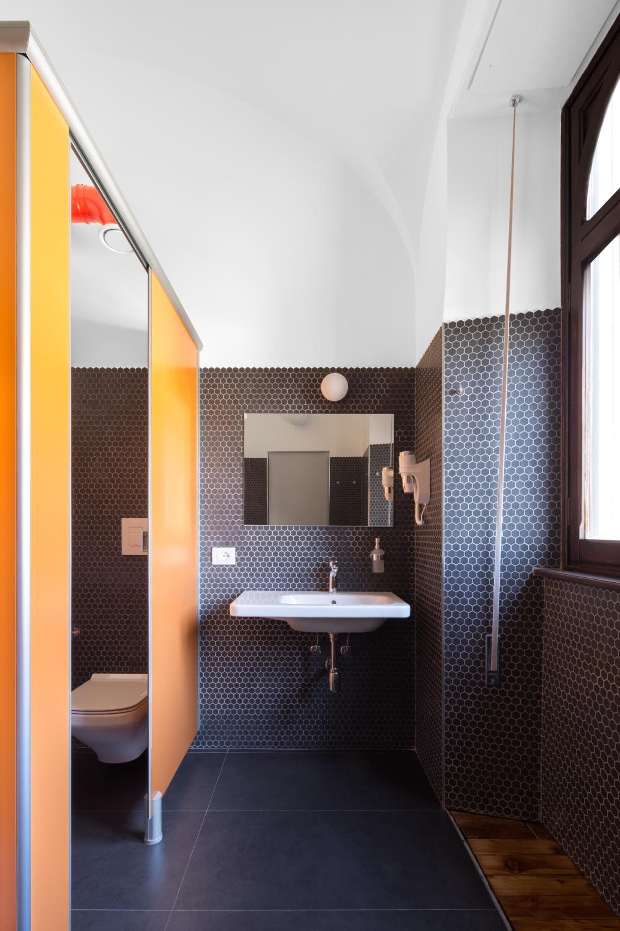 Babila Hostel & Bistrot