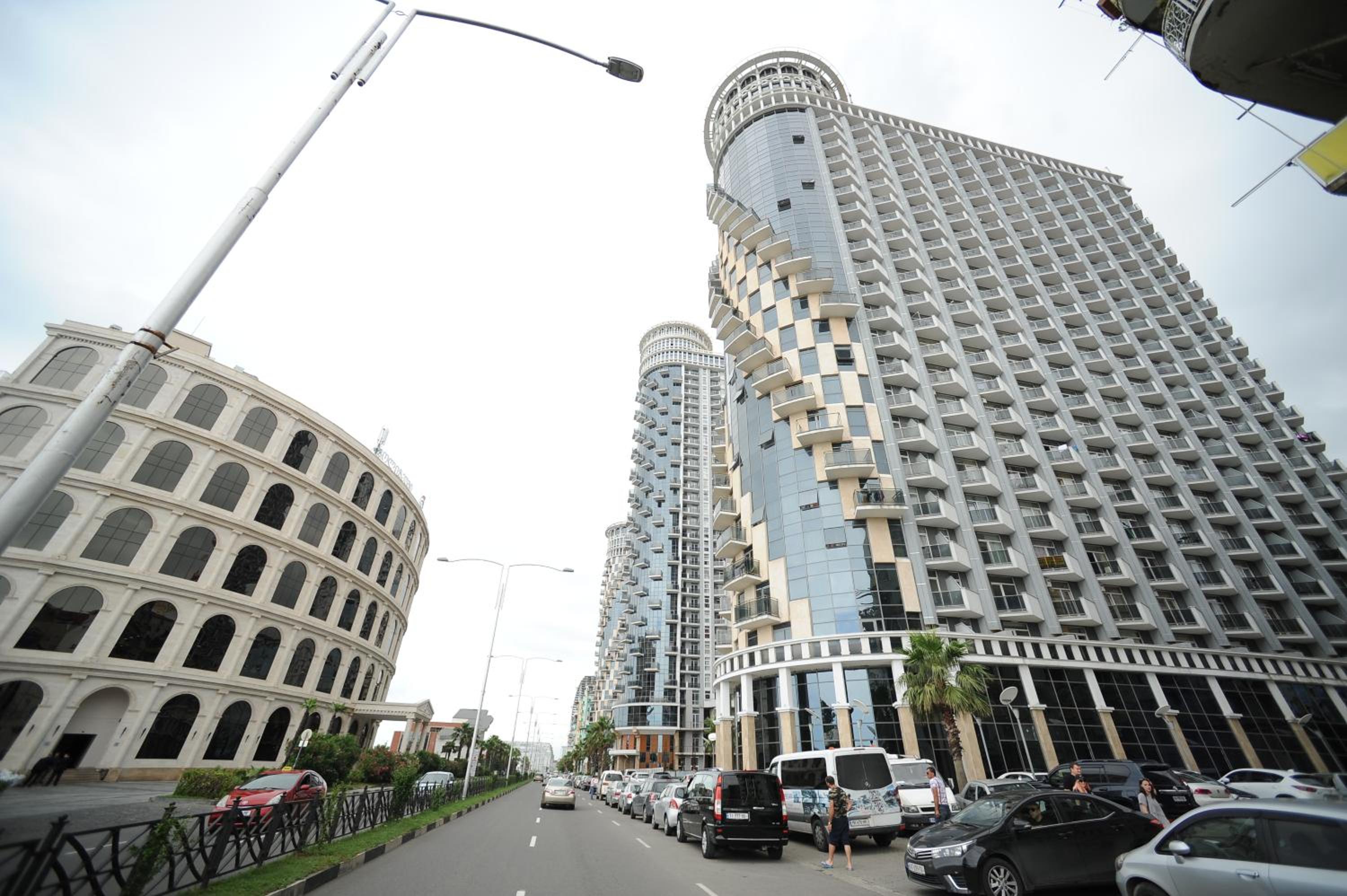 Orbi Sea Tower Apartment