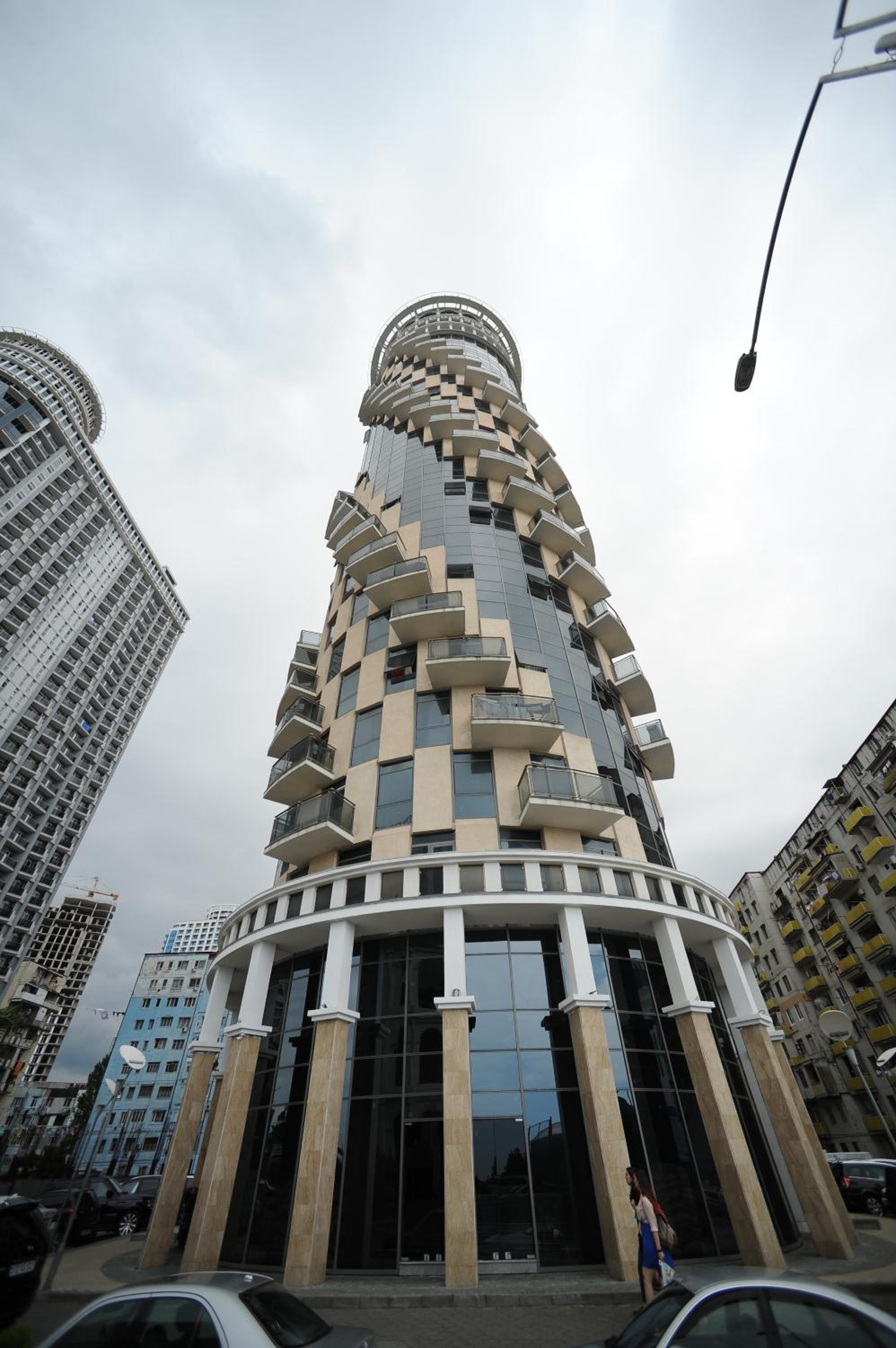 Orbi Sea Tower Apartment