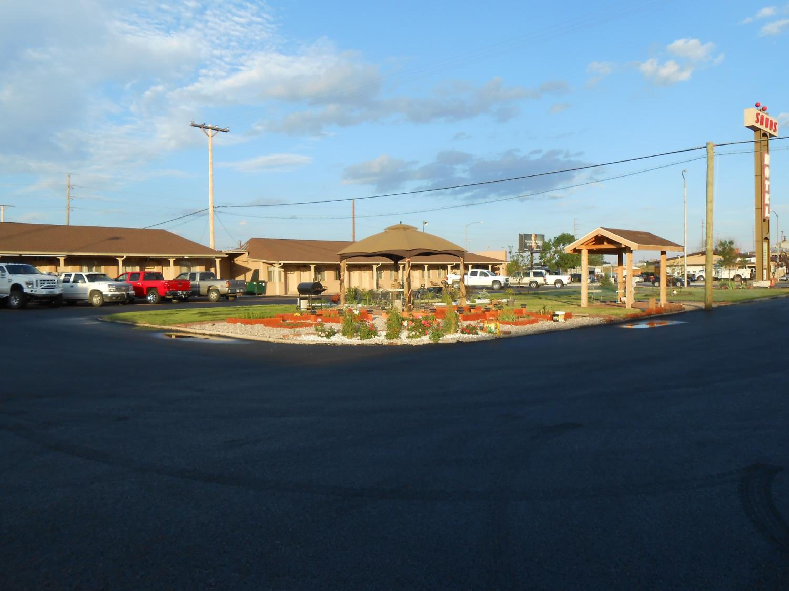 Cheyenne Vacations - Sands Motel - Property Image 1