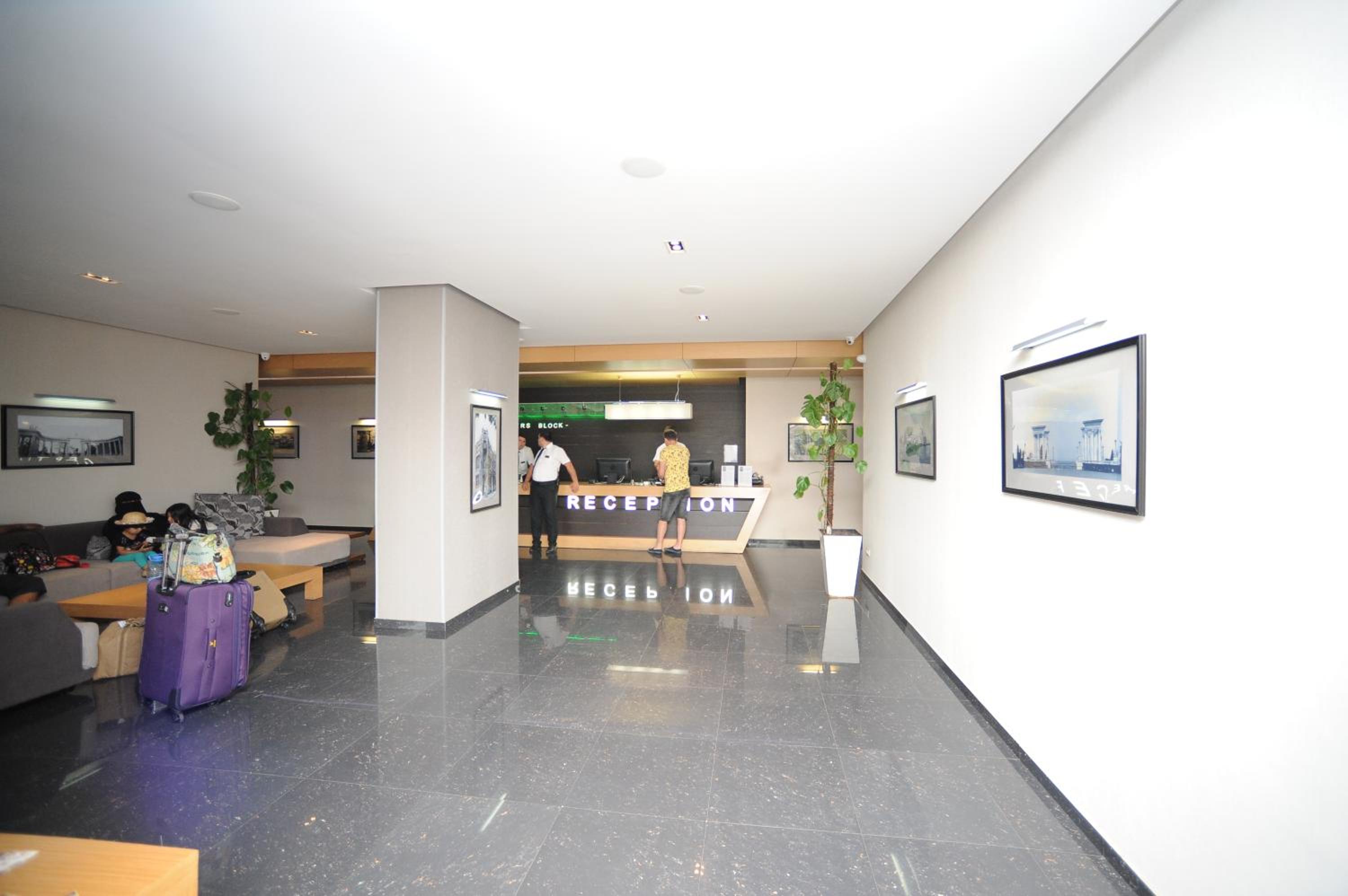 Orbi Sea Tower Apartment
