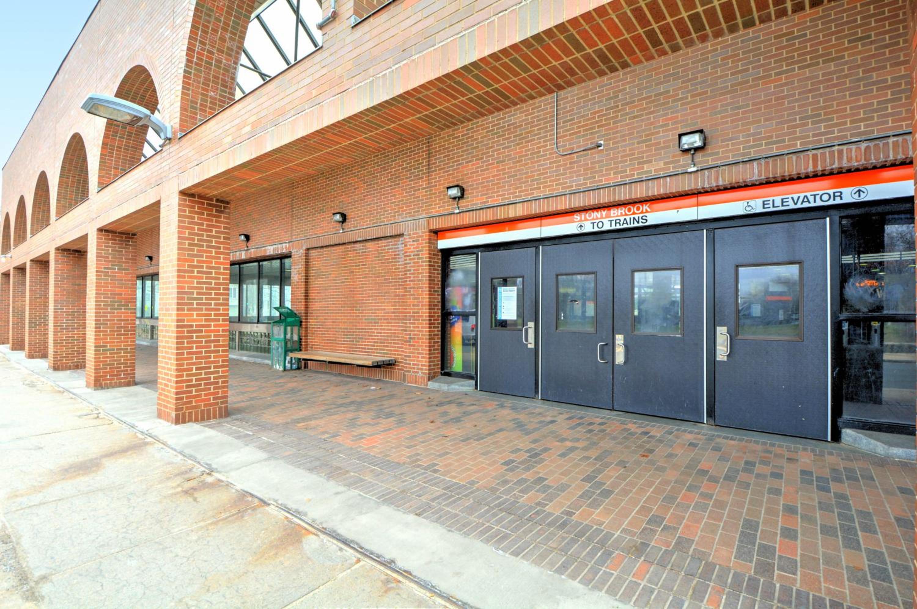2 bedroom Boston condo in Jamaica Plain with parking