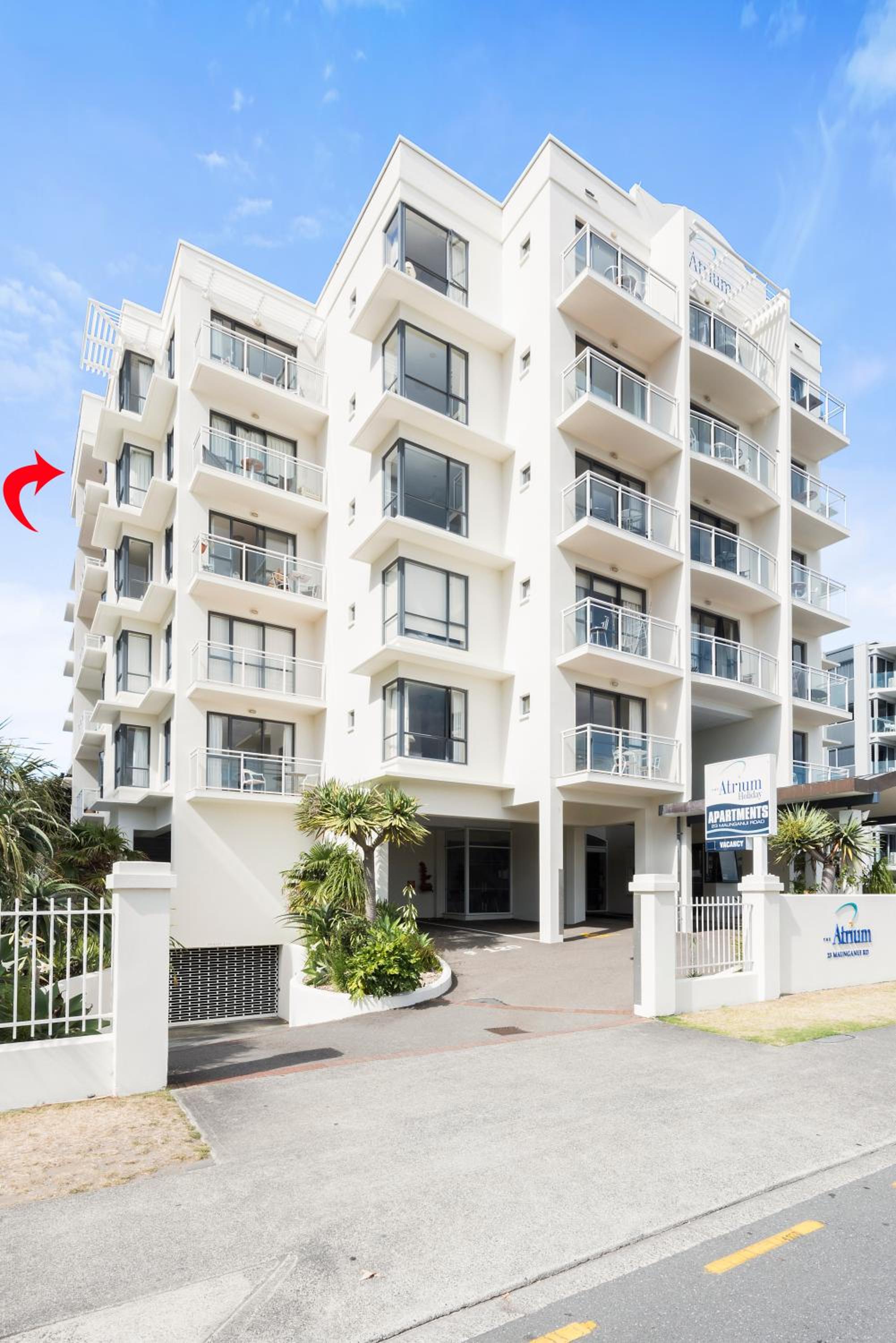 Ocean View Beach Escape - Top Floor Apartments, Mt Maunganui Base