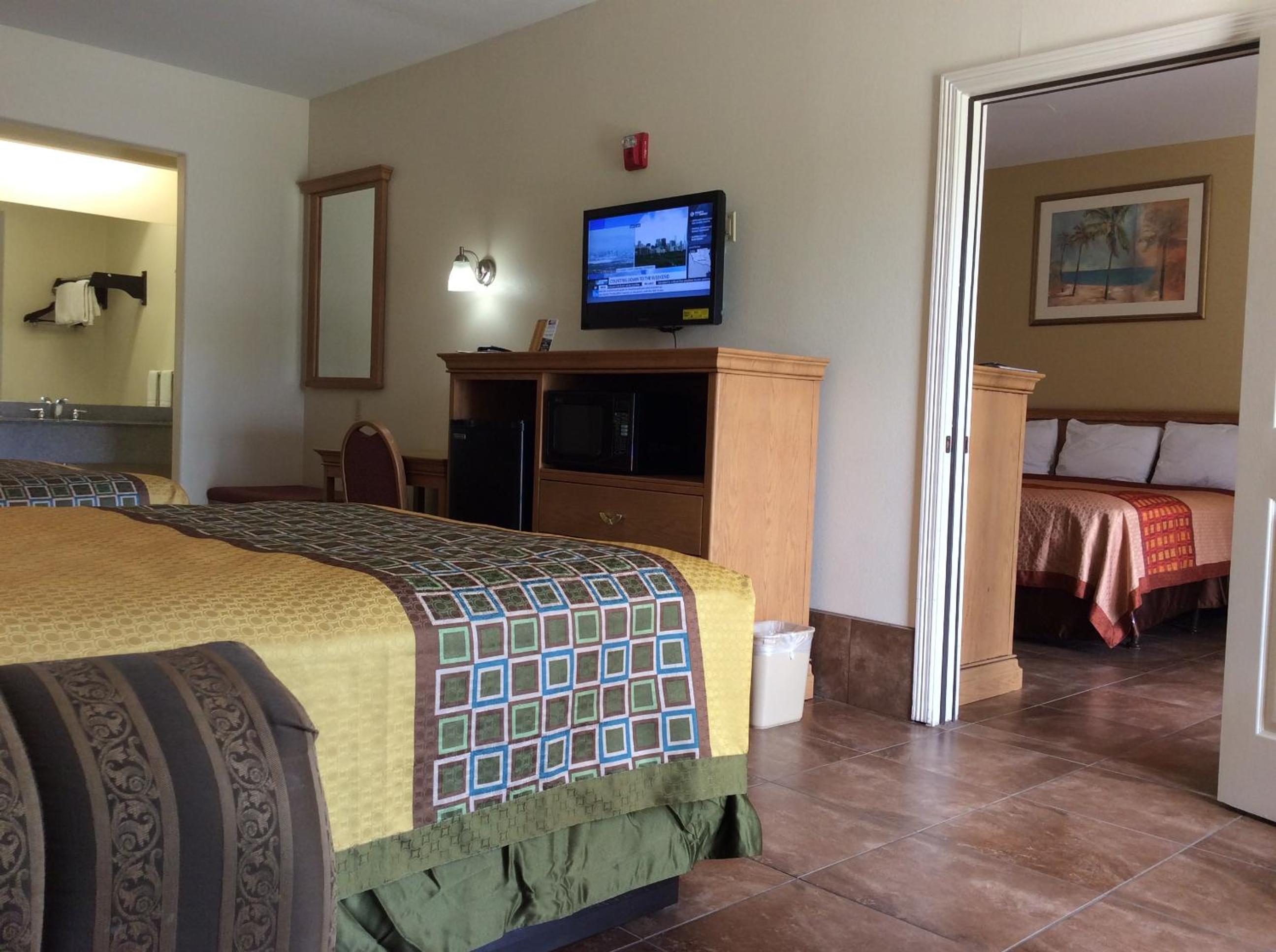 Texas Inn - Welasco/Mercedes - Property Image 7