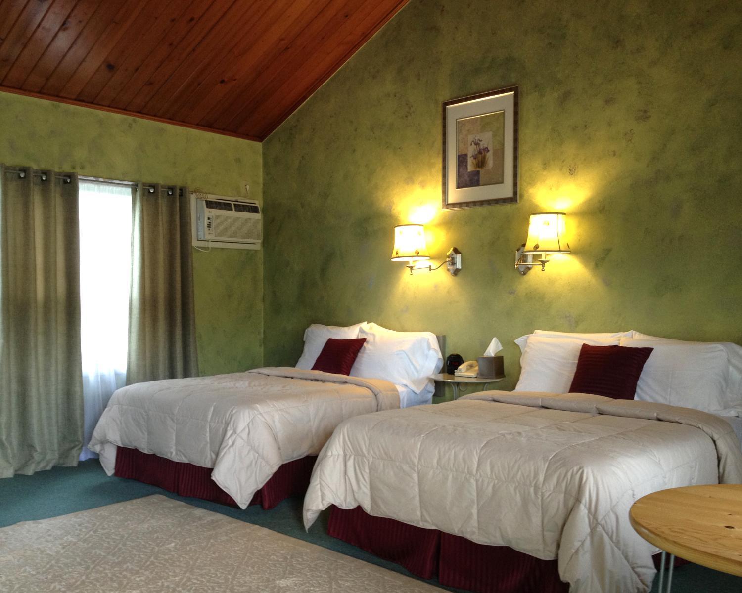 Vinehurst Inn & Suites