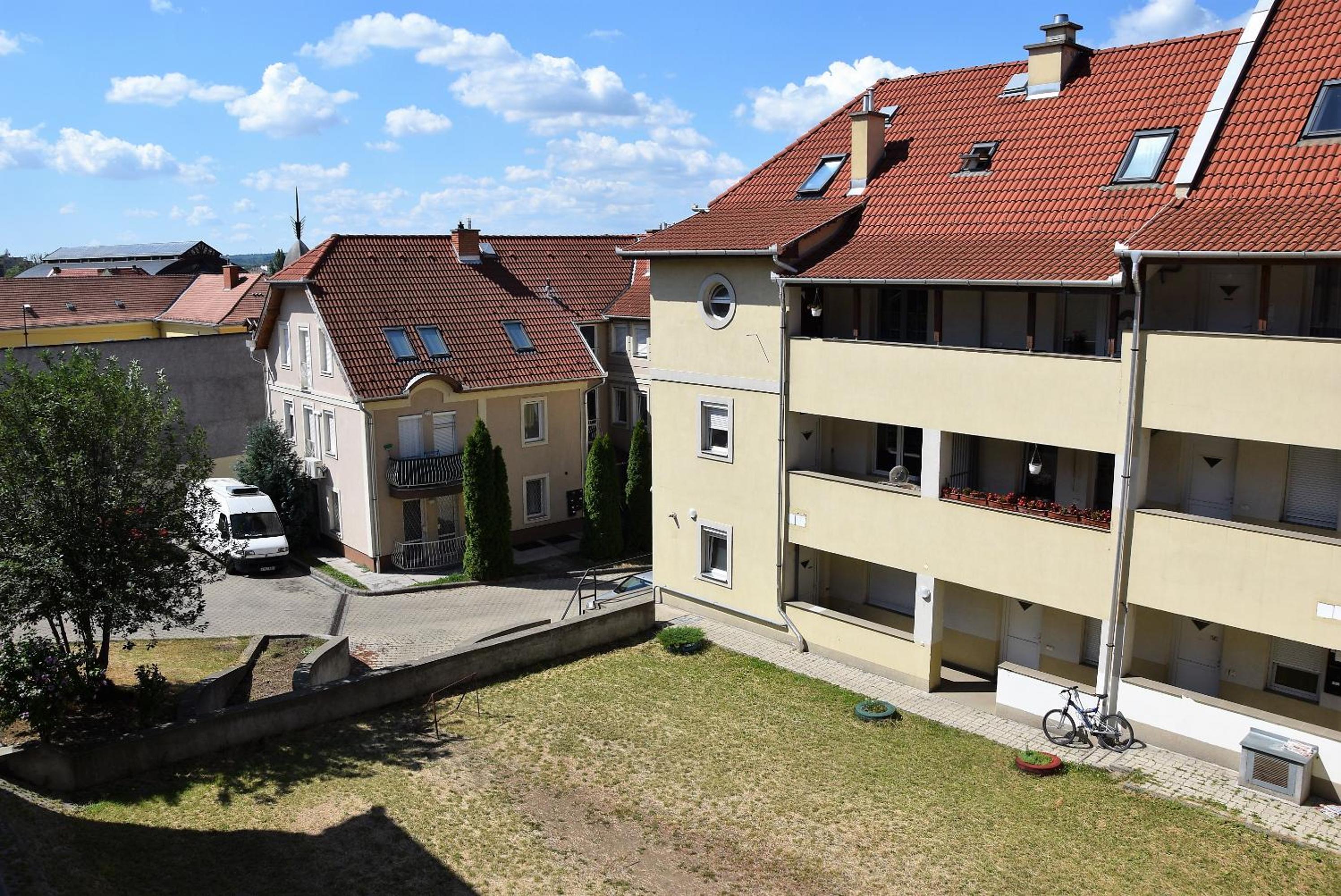 Holiday Home & Apartment