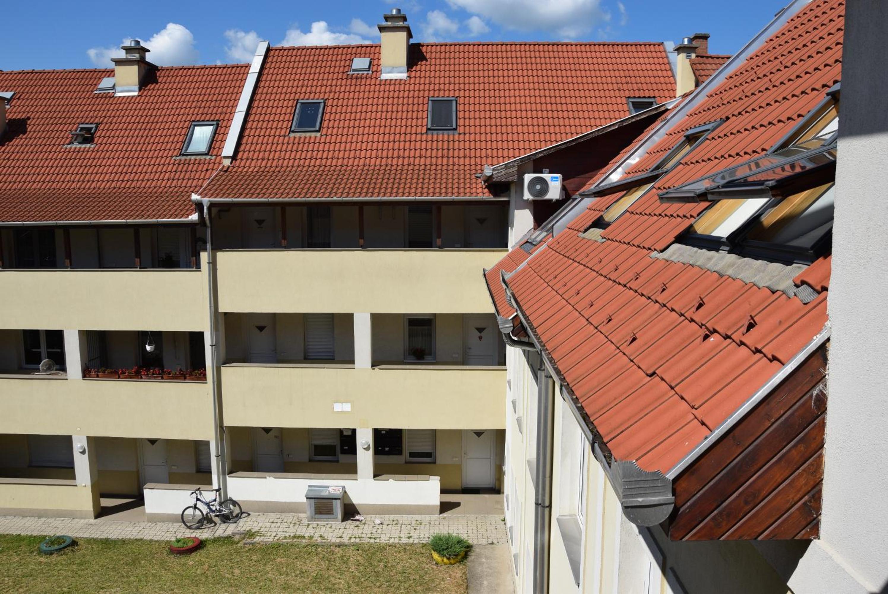 Holiday Home & Apartment
