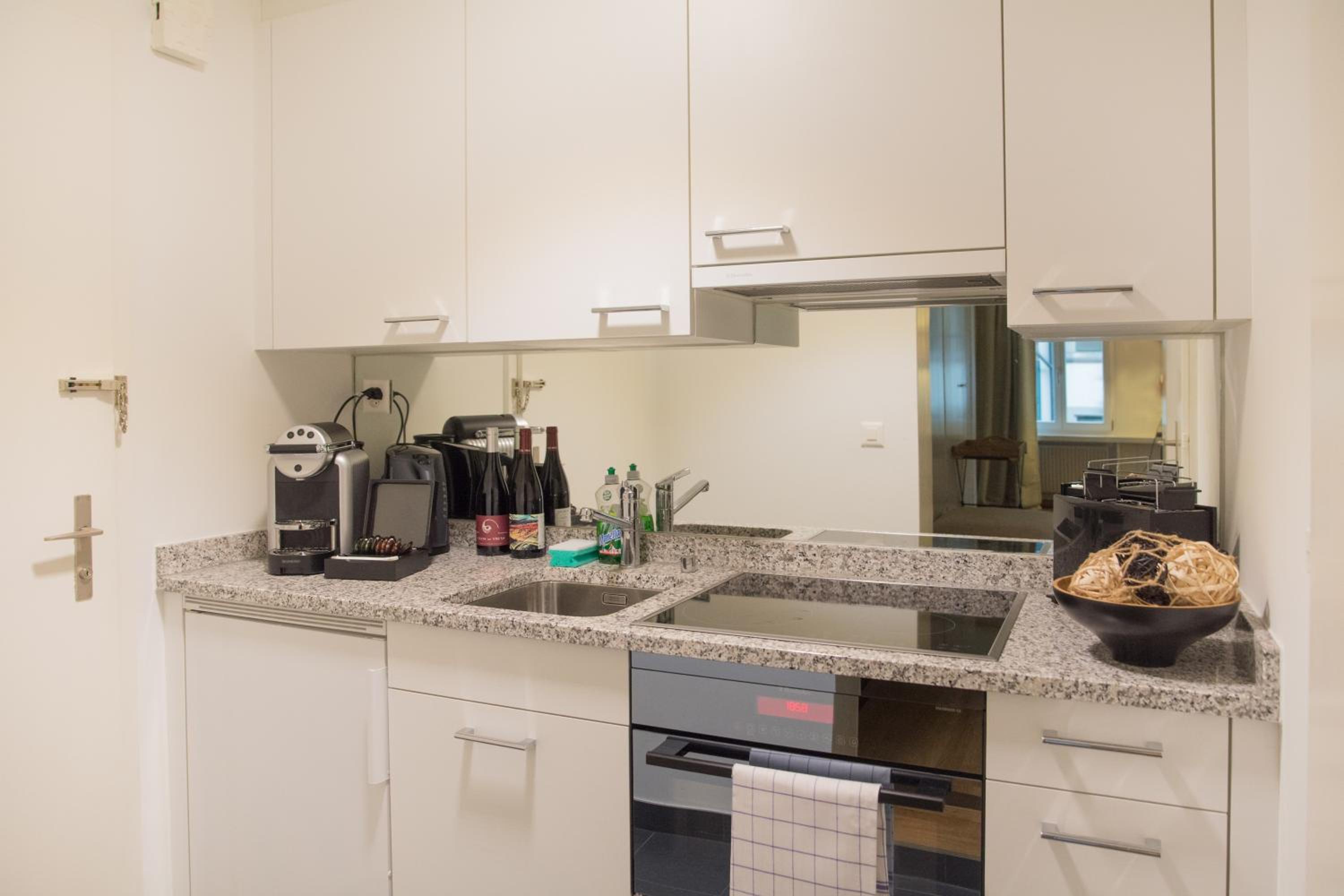 Stylish Apartment in the Heart of Zug by Airhome