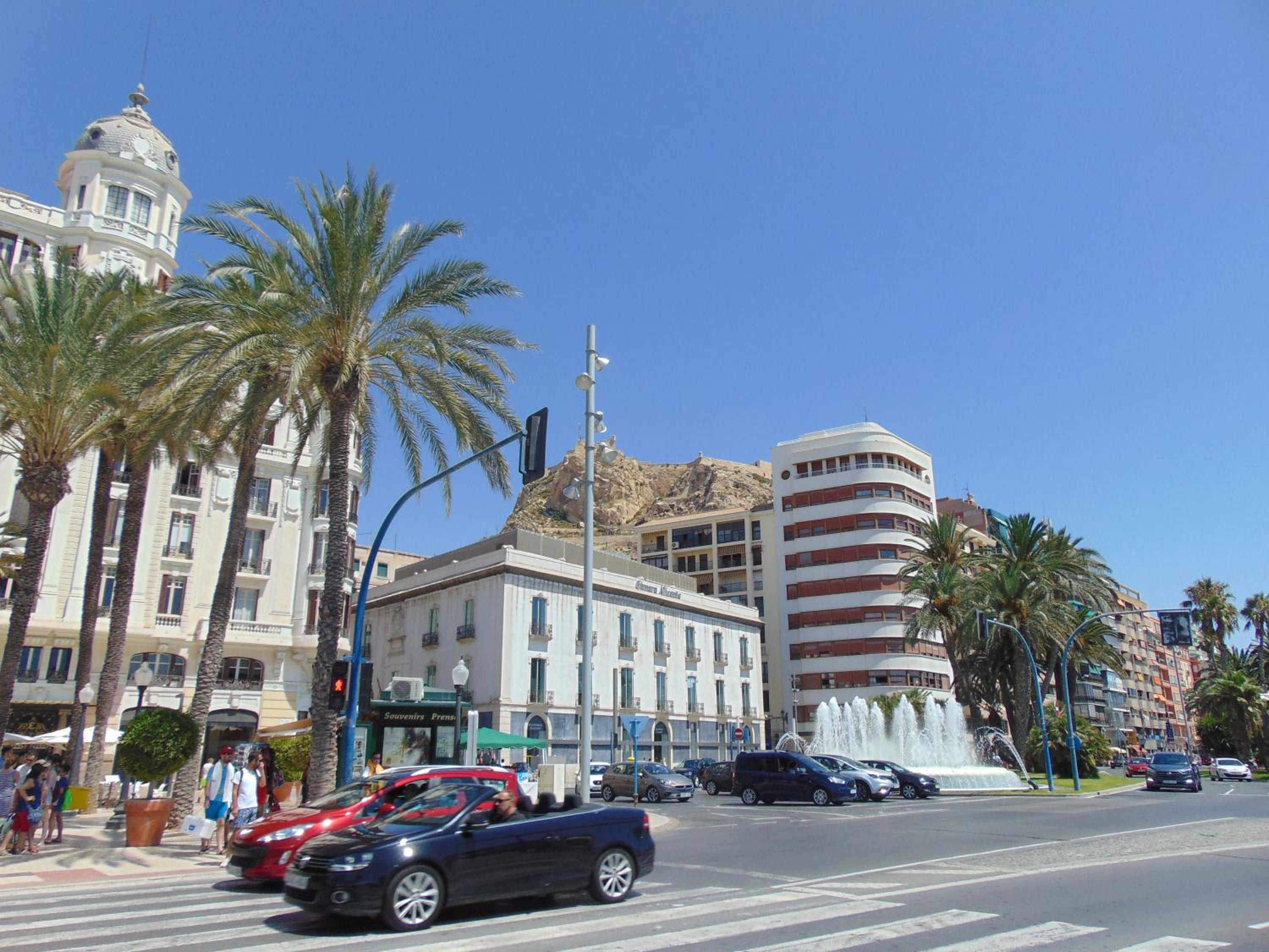 Apartamentos Playa Postiguet Alicante