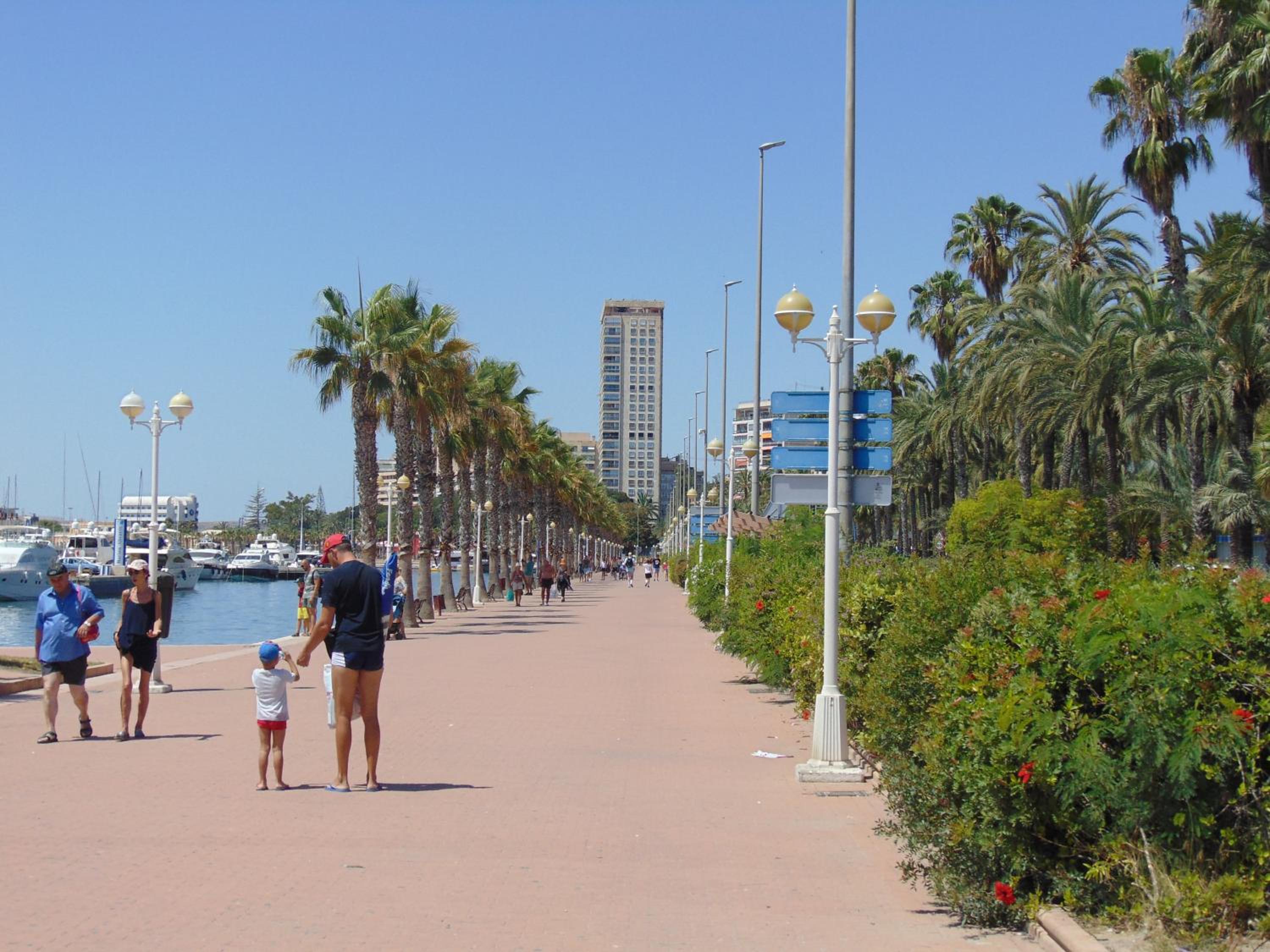 Apartamentos Playa Postiguet Alicante