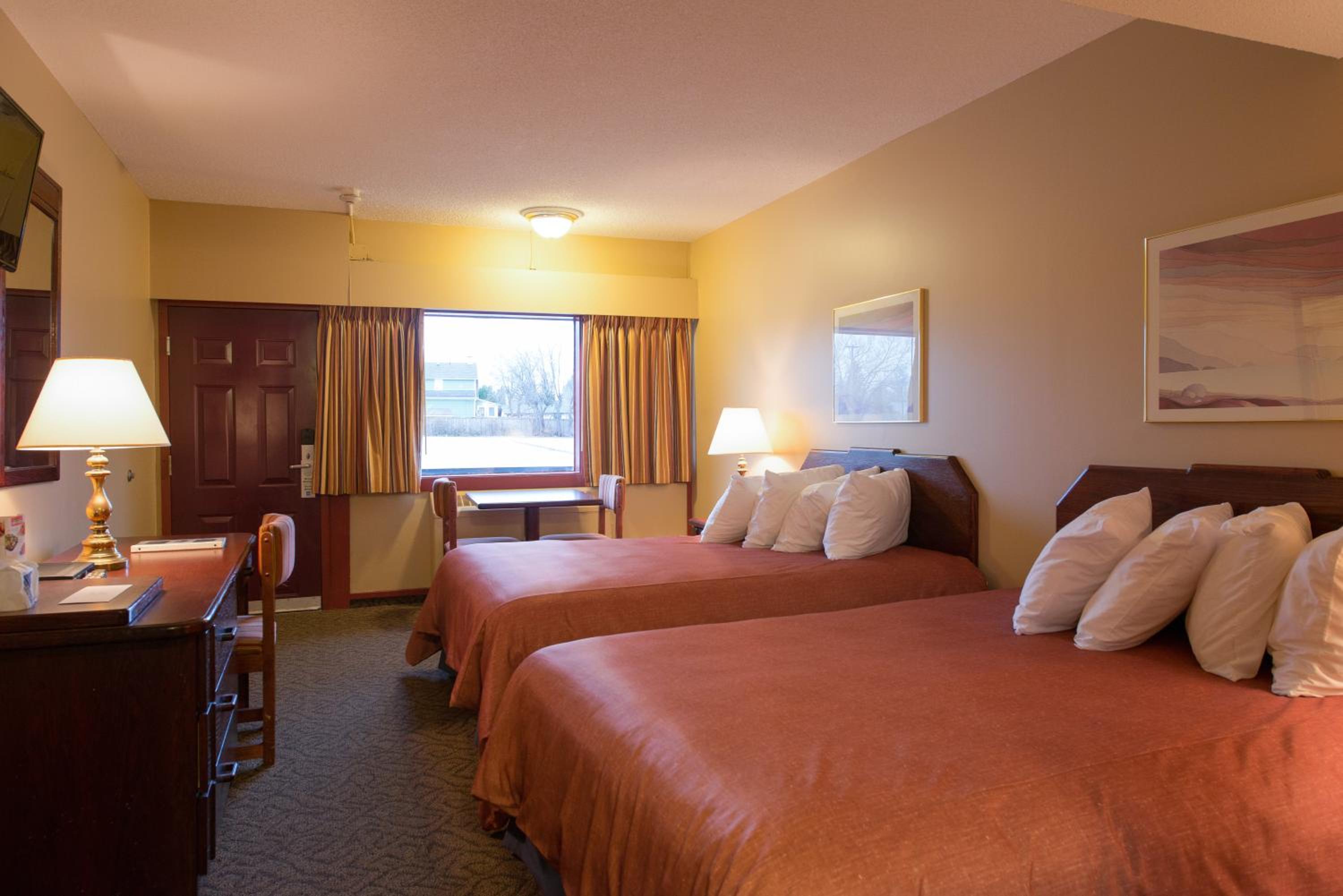 Travelodge by Wyndham Winnipeg Airport West