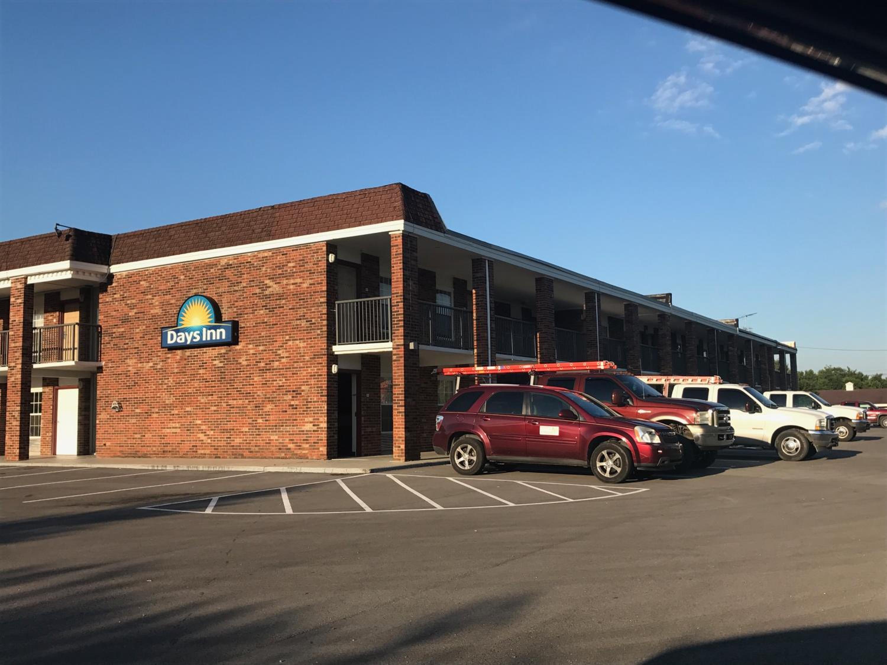 Cave City Vacations - Days Inn by Wyndham Cave City - Property Image 4