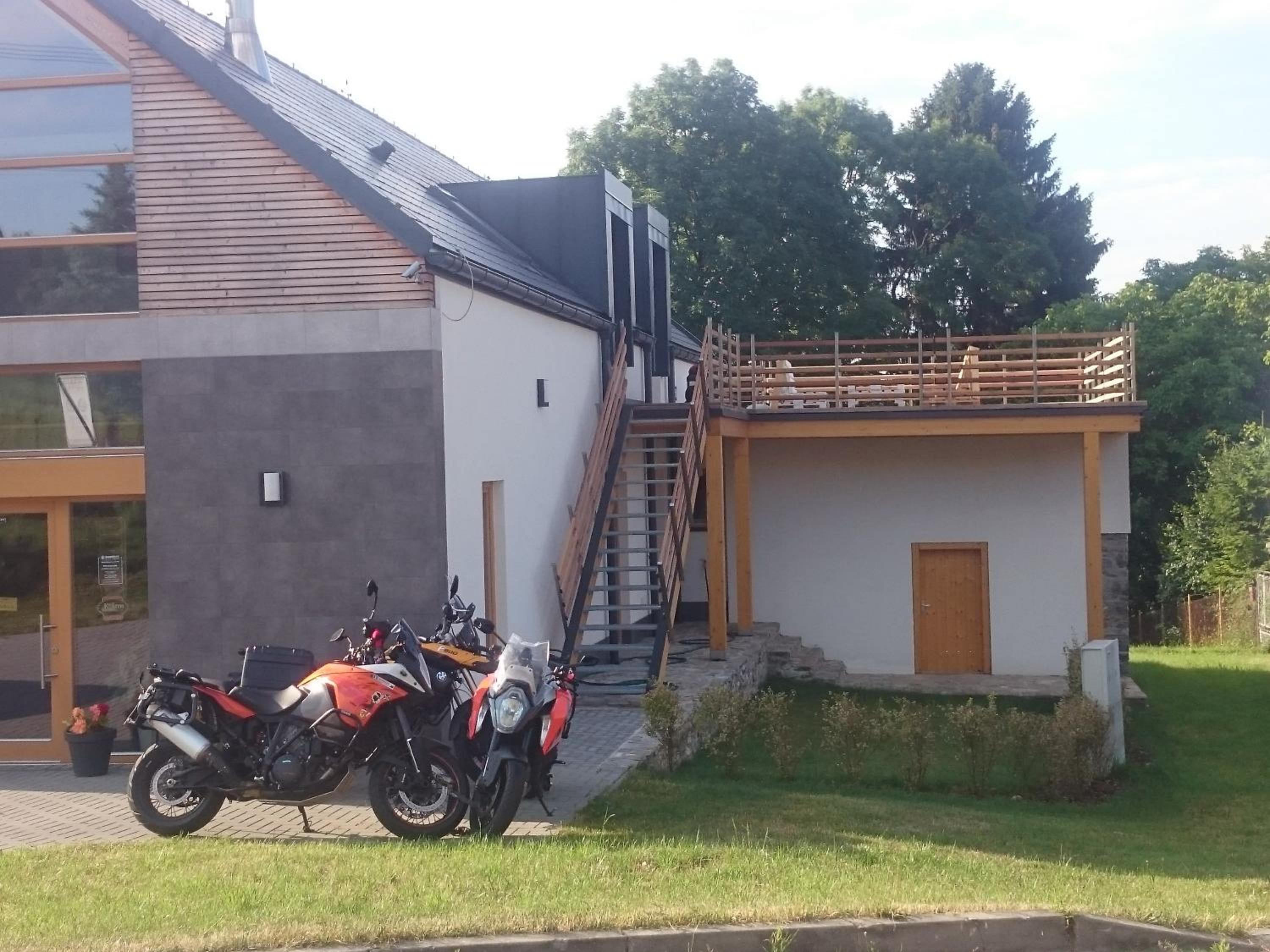 Photo 6