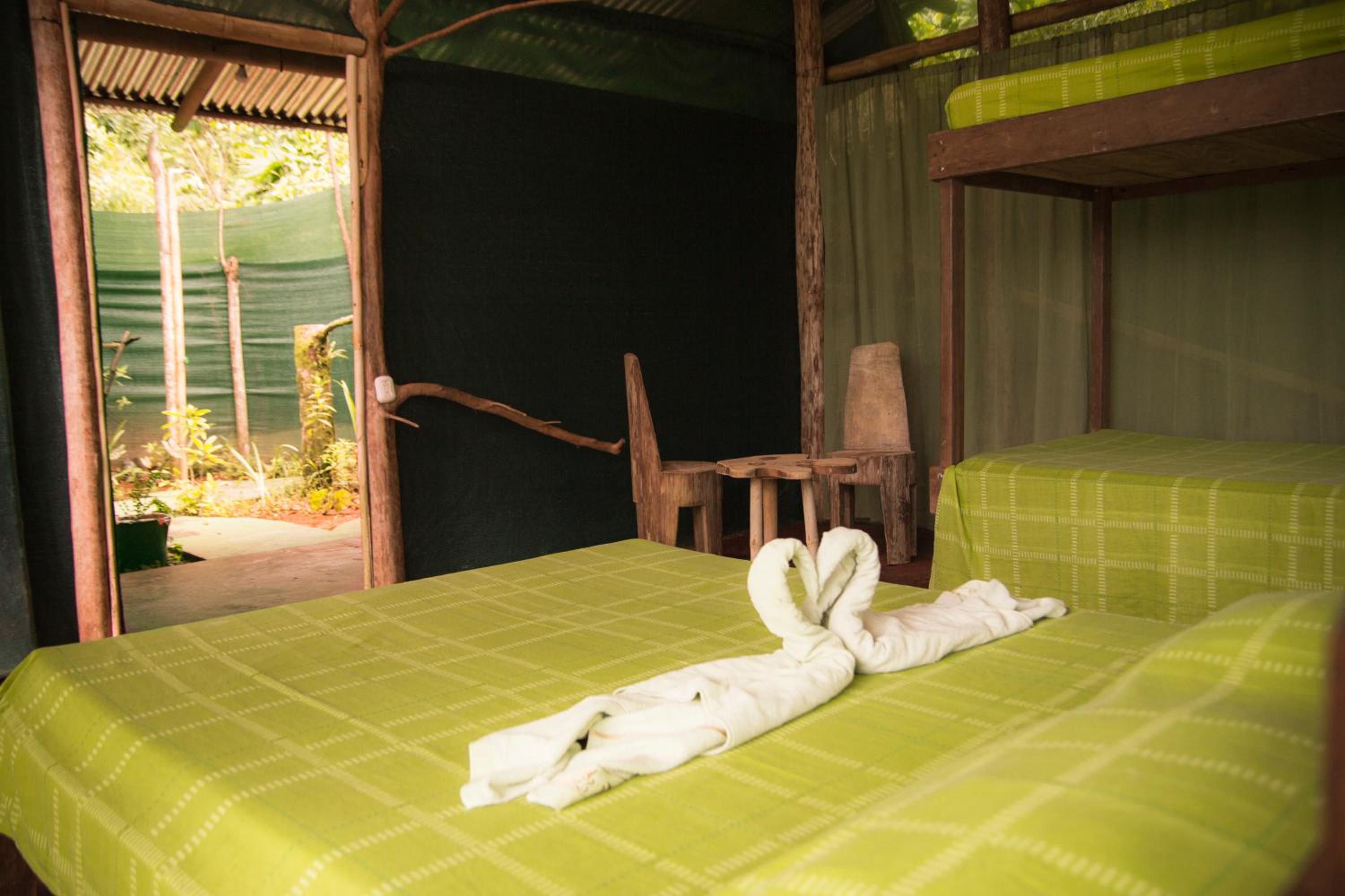 Isla Violin Eco-Lodge