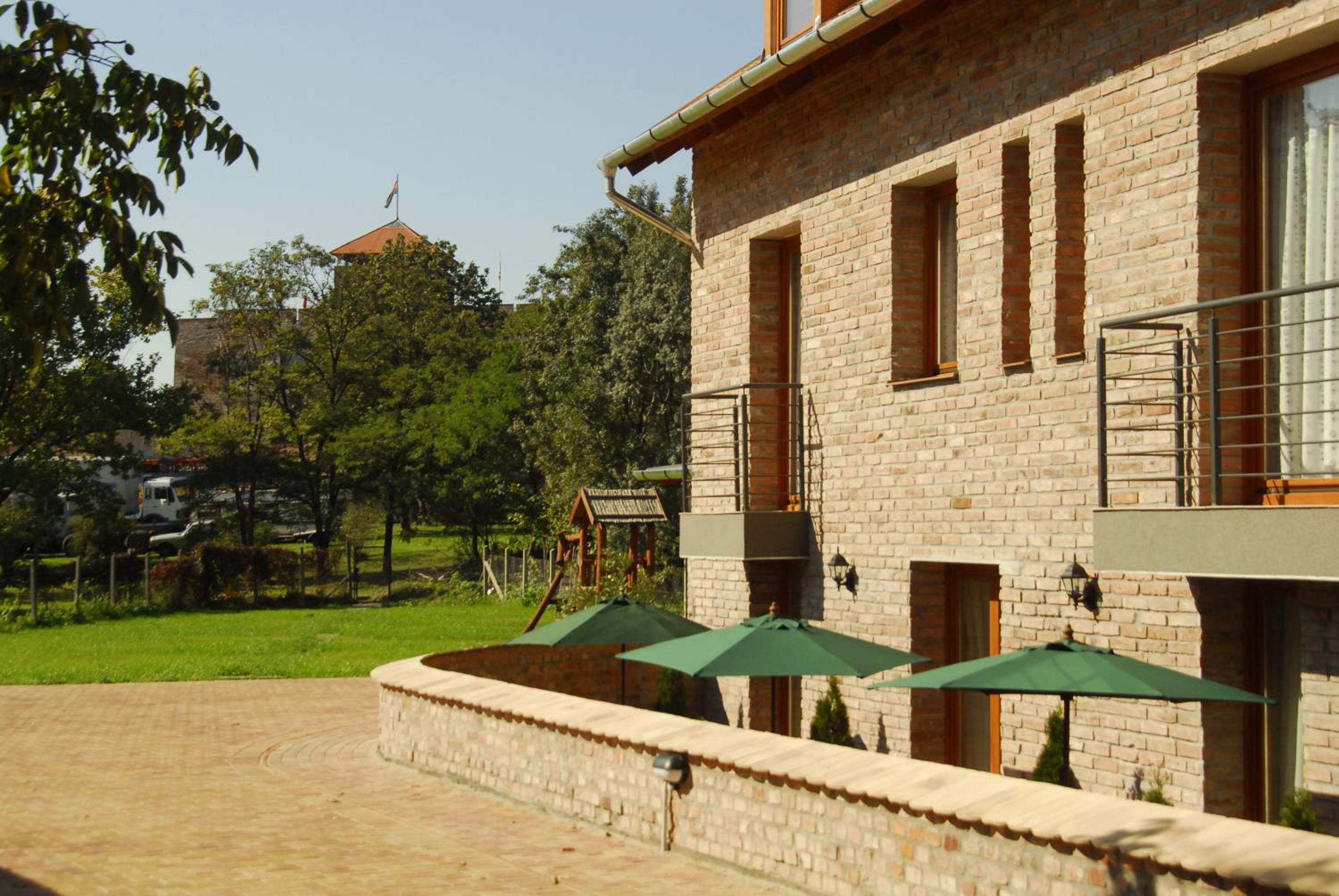 Várárok Apartman view 2