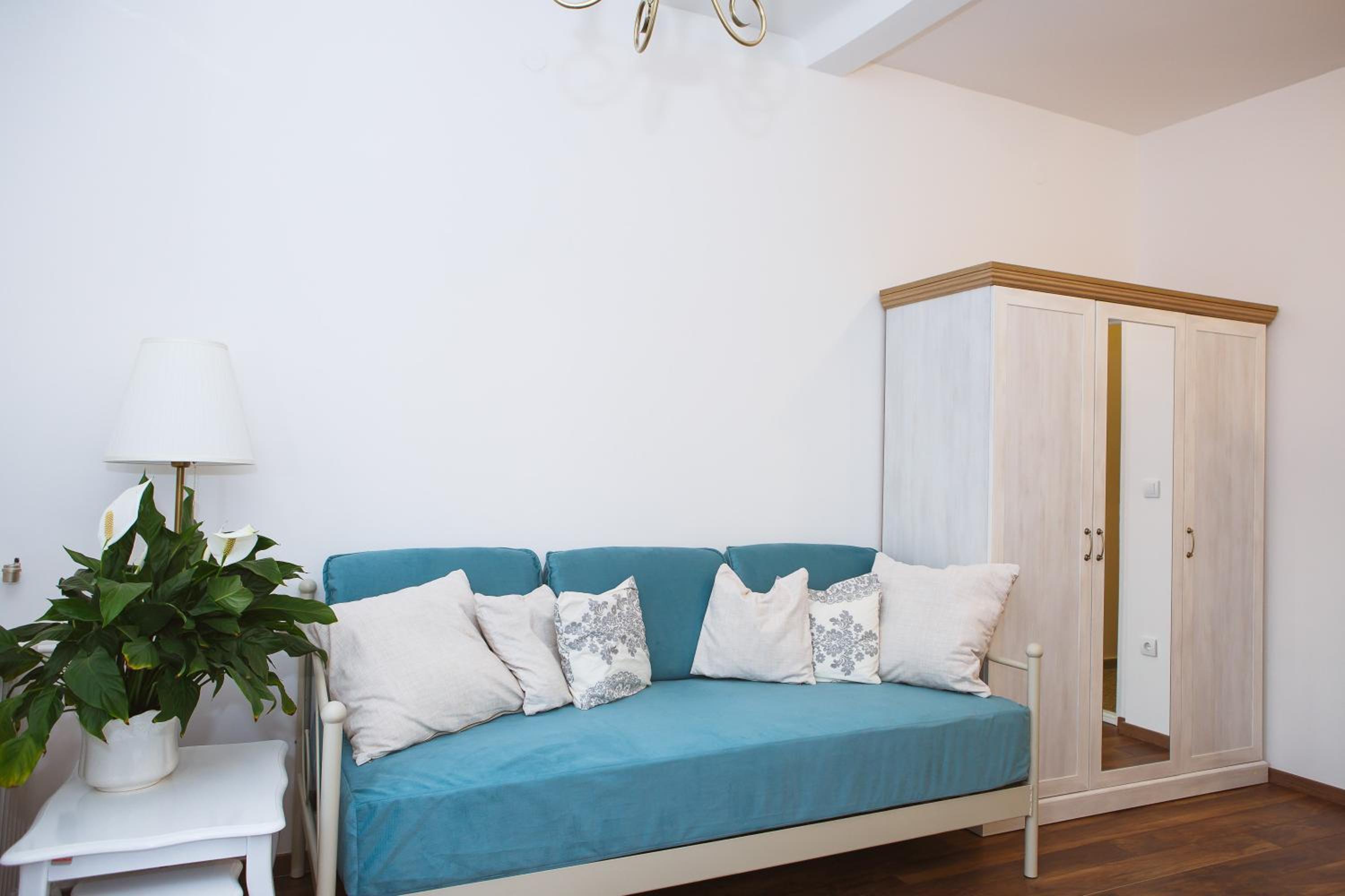 NS center apartment