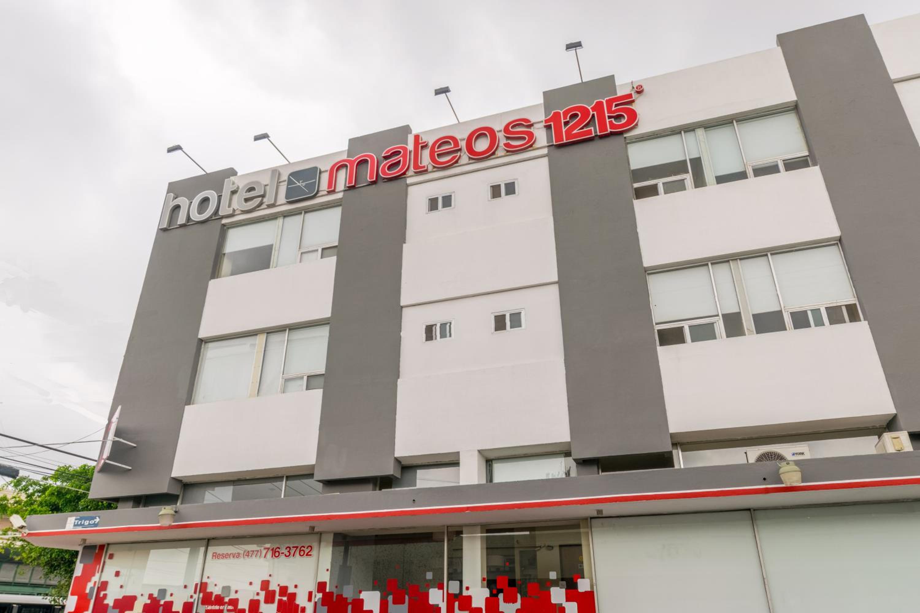 Hotel Mateos 1215 - Image 1
