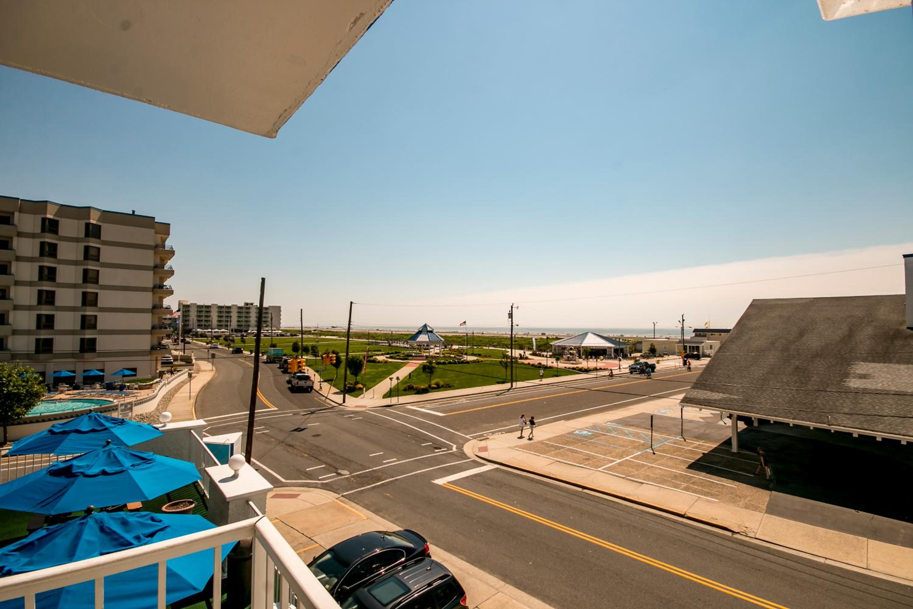Admiral Resort Motel