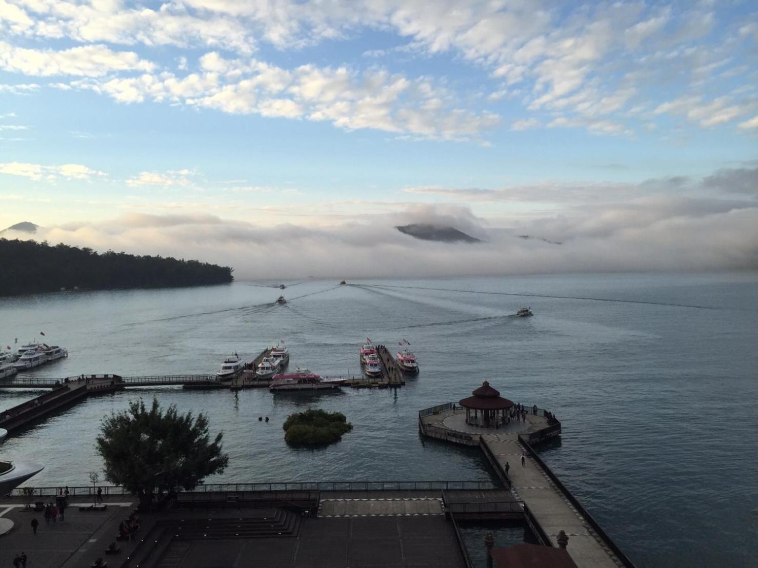 Hu Yue Lakeview Hotel