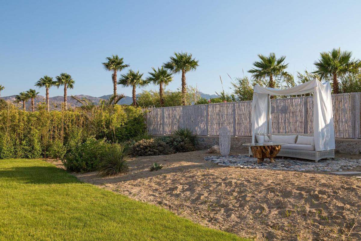 outdoor BBQ area