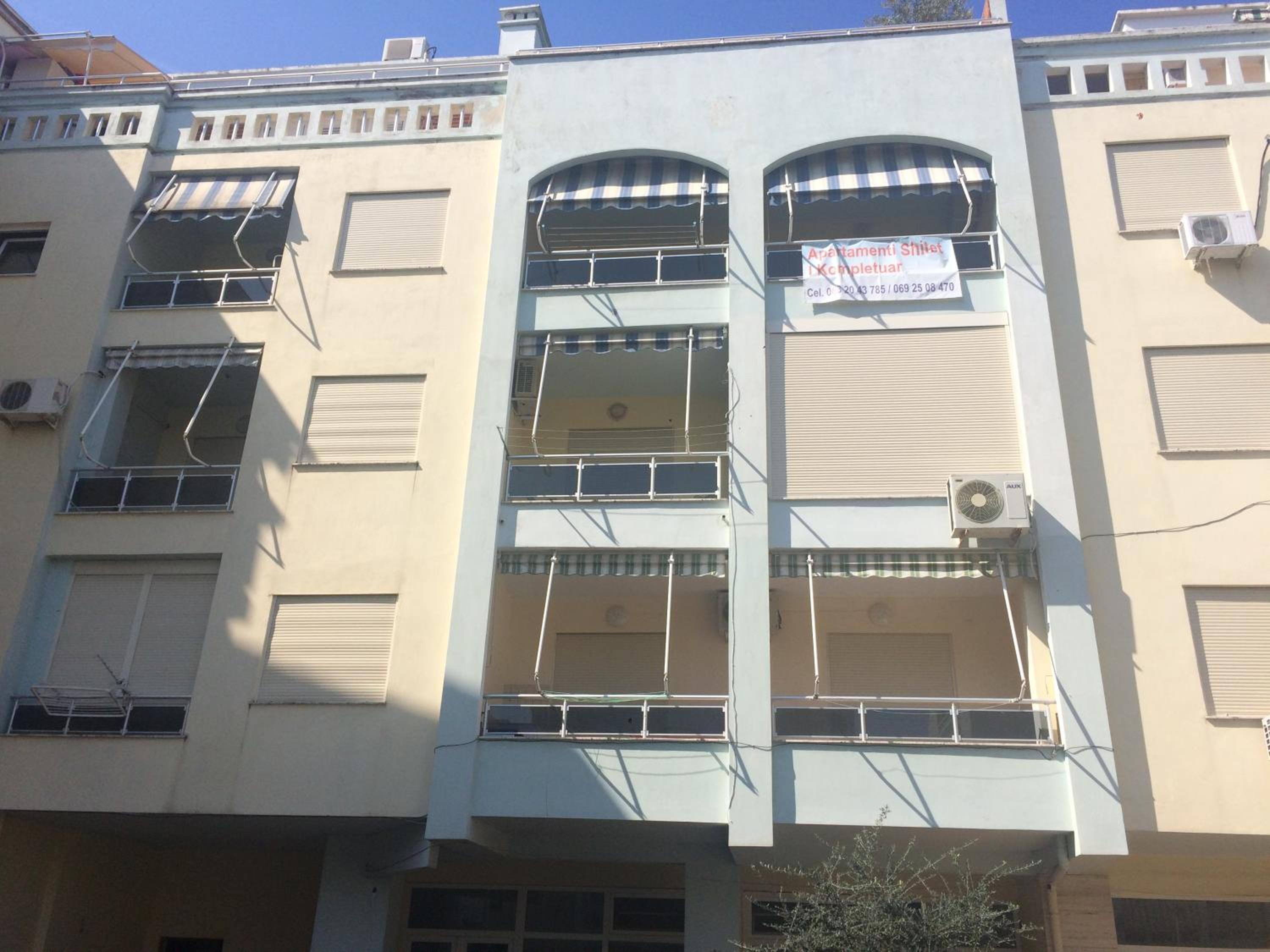 Arbi's Pool View Apartment