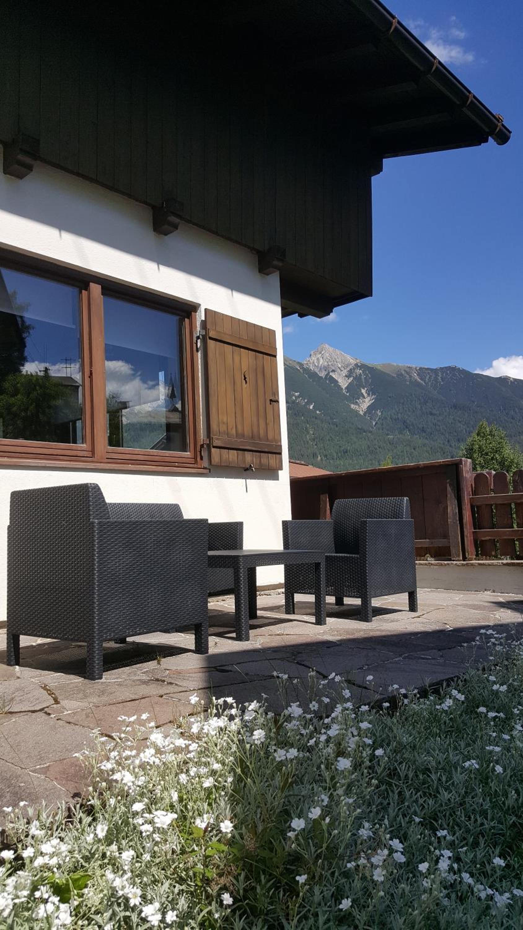 Family Friendly Chalet - Central with Beautiful Mountain Views