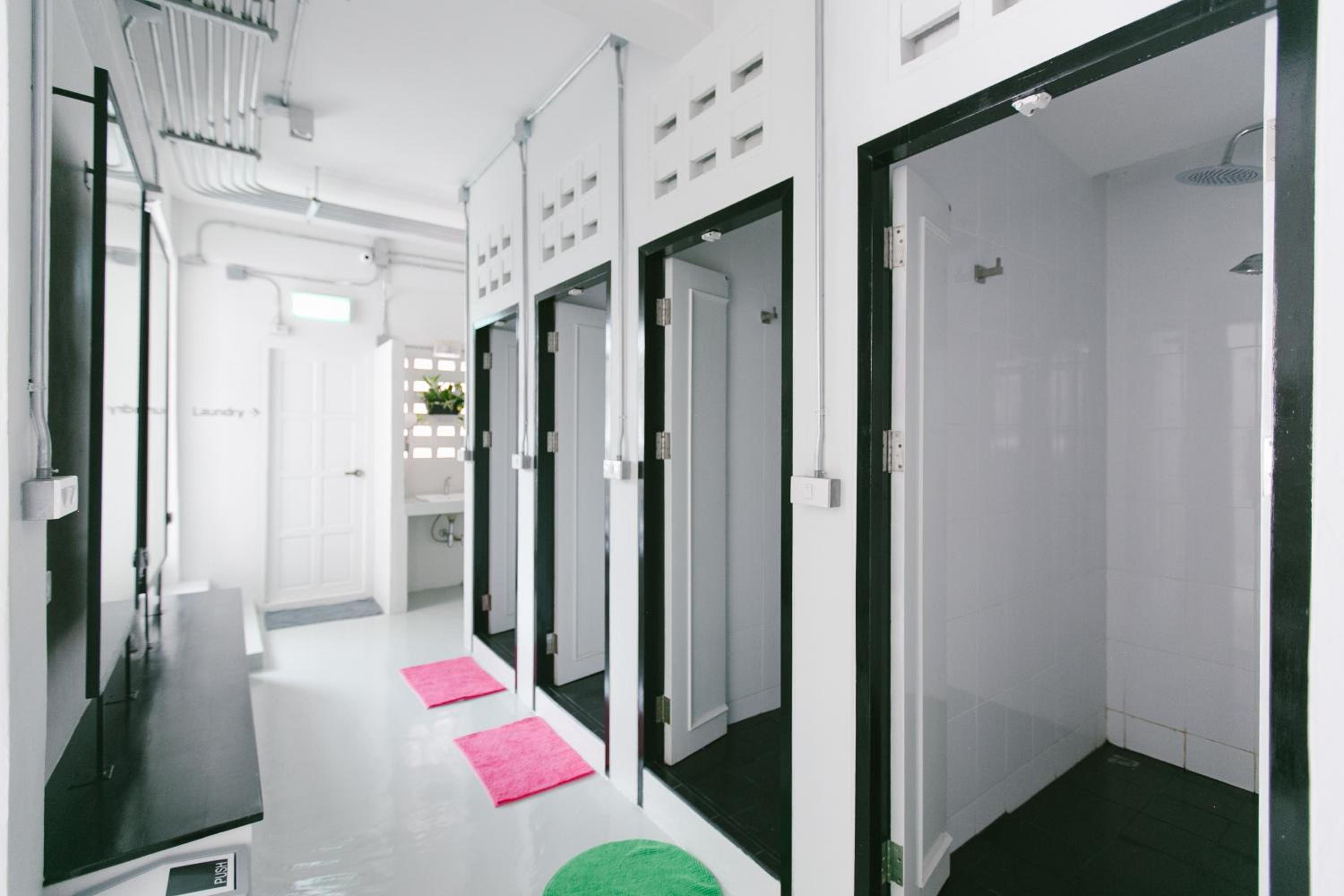 Diff Hostel