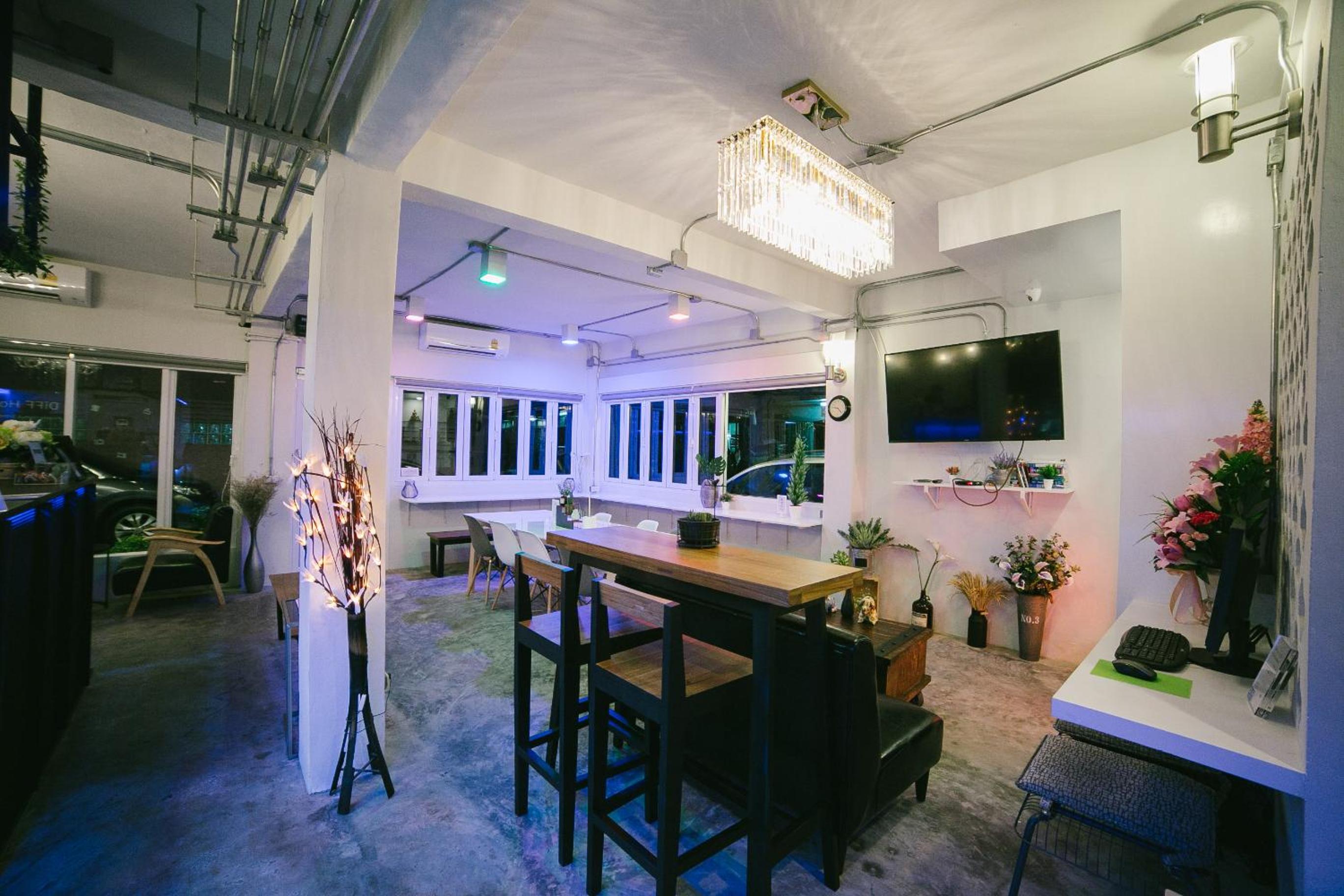 Diff Hostel