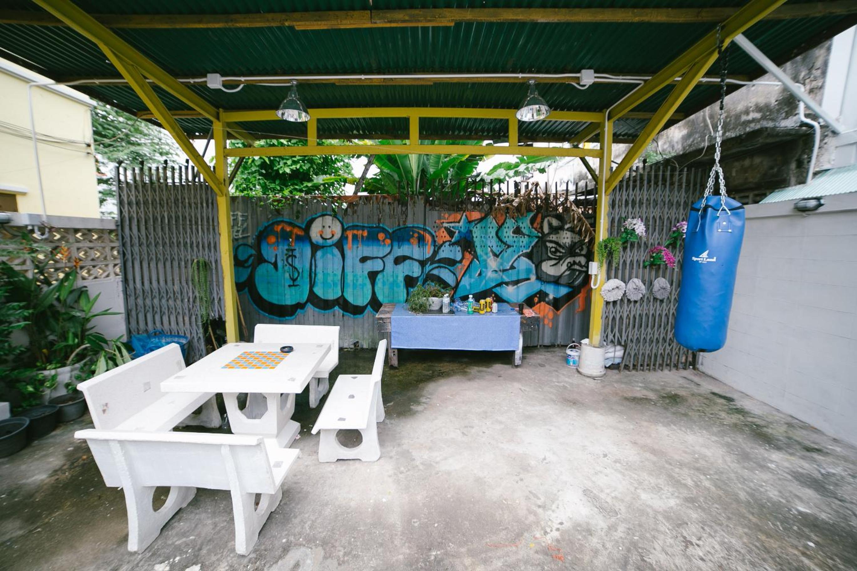 Diff Hostel