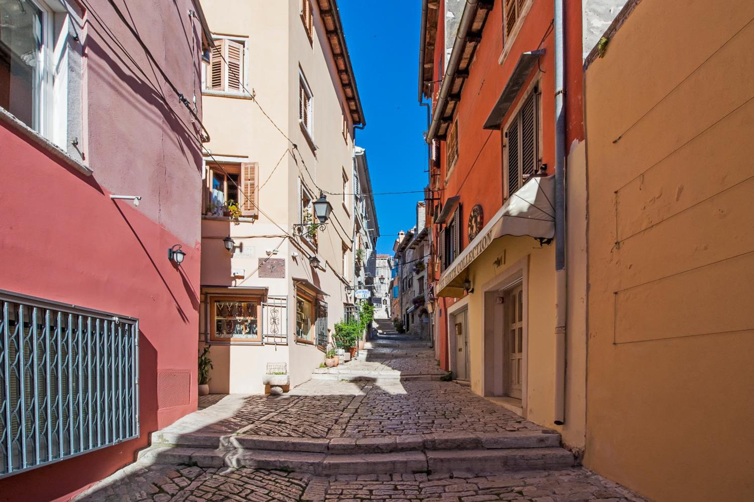 Central Old Town Studio with free bike included view 5