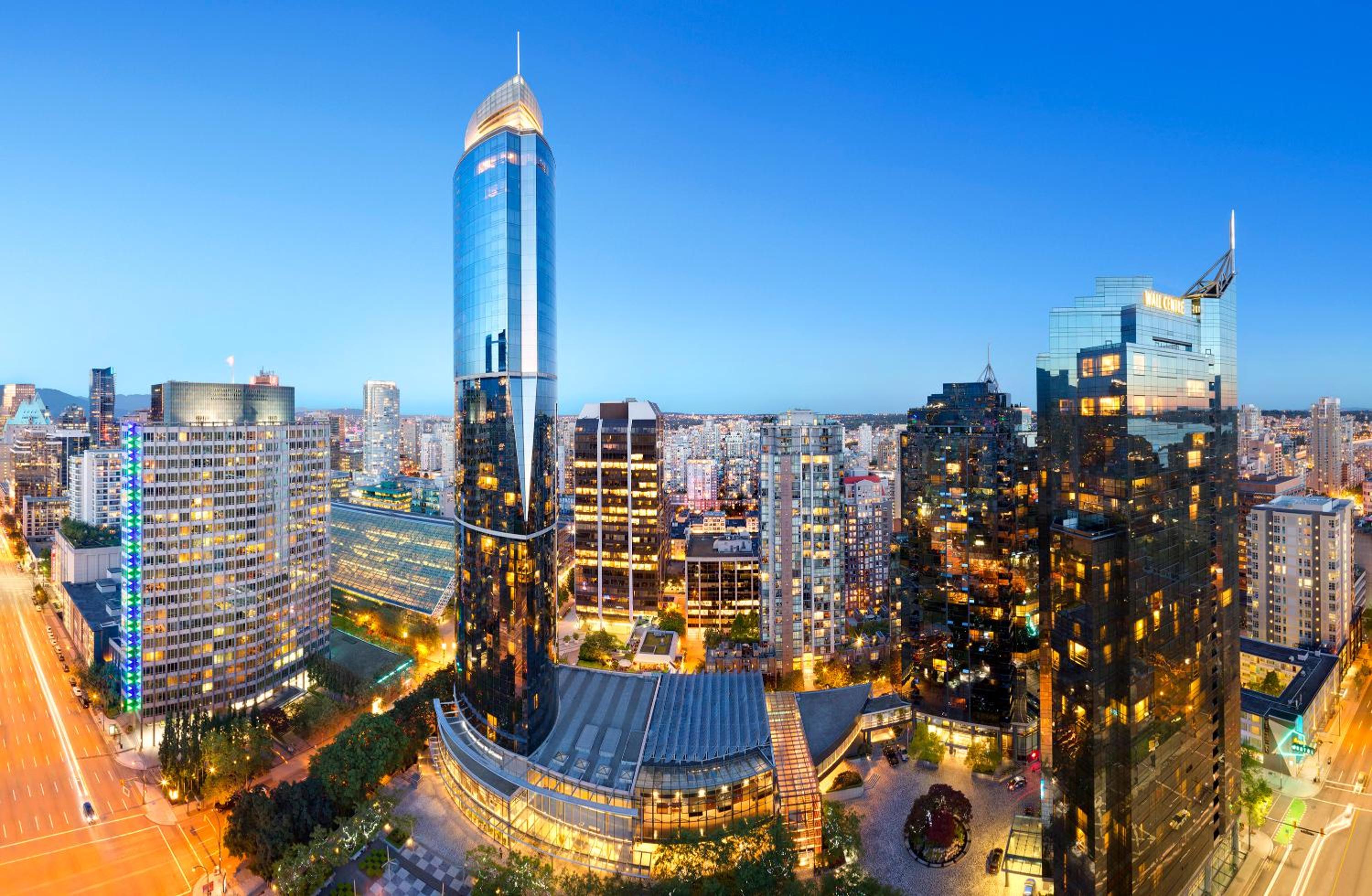 Hotel Embarc Vancouver - Image 1