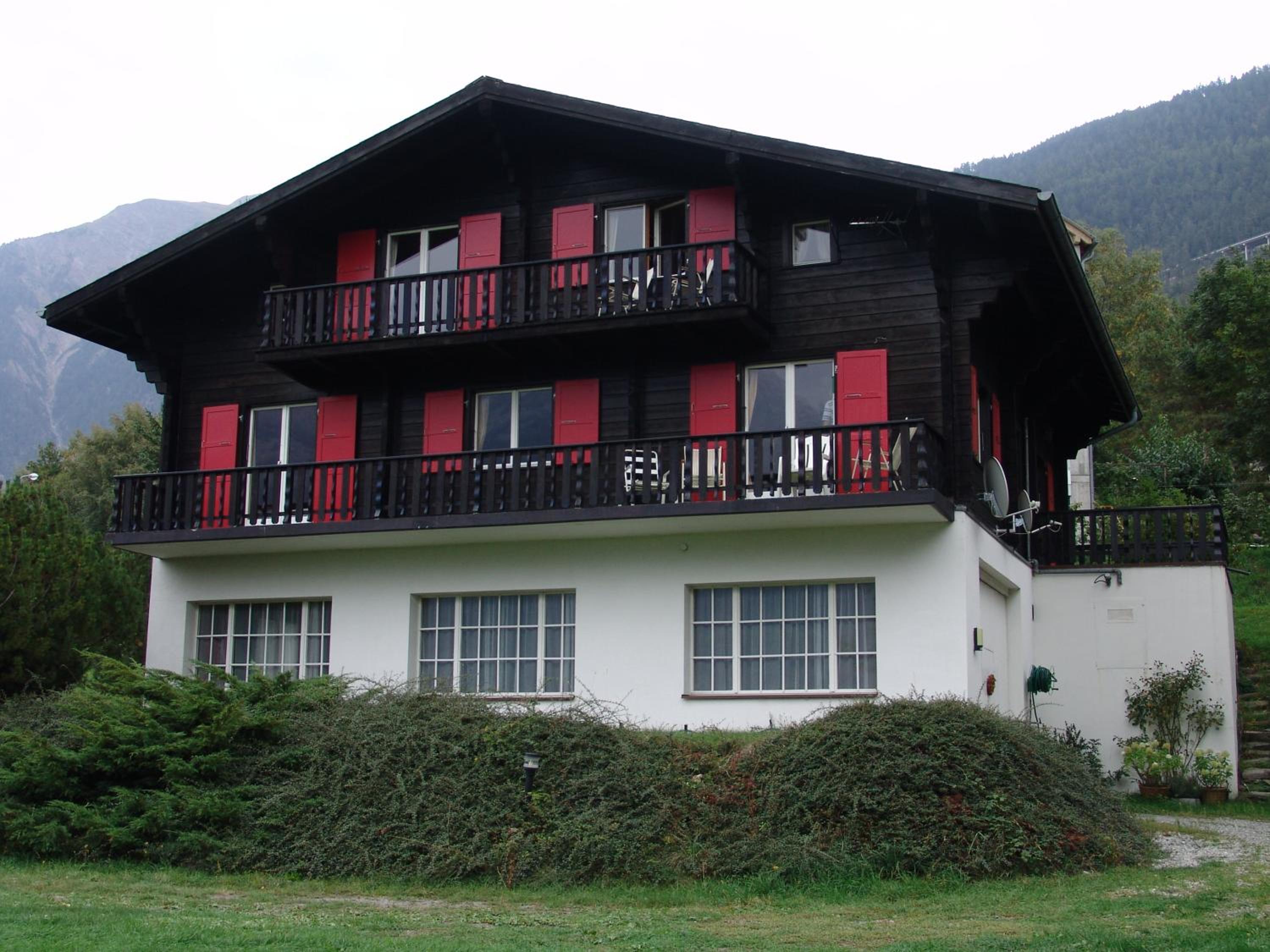 Chalet Esher Surrey view 3