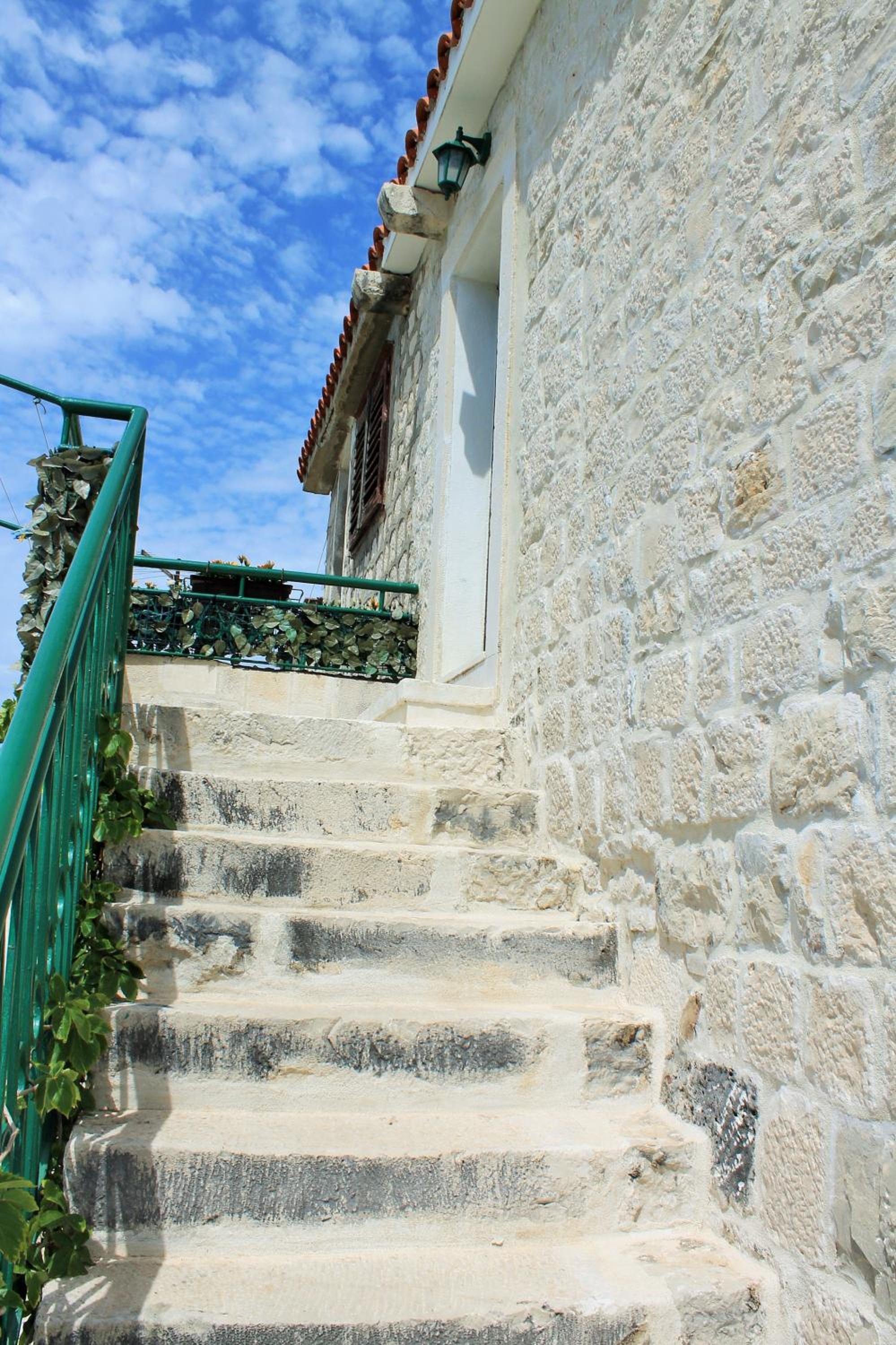Photo 48