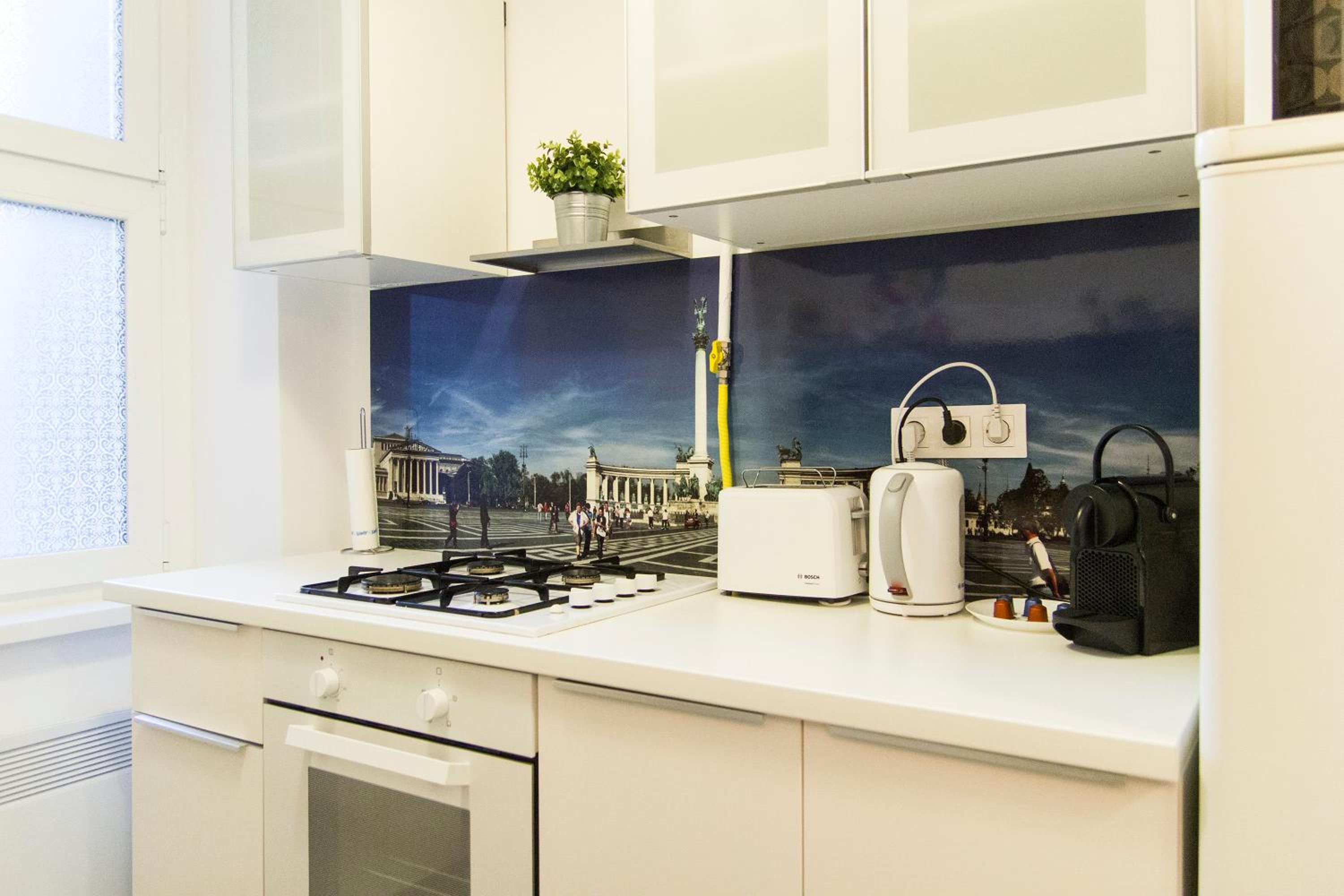 Bright 2BR&AC apt at Astoria view 2
