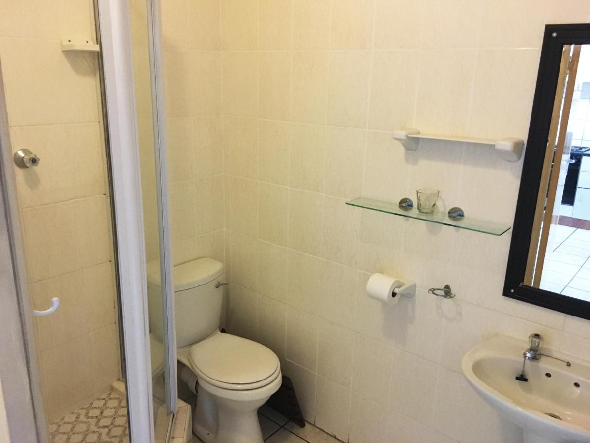 Dumela Margate Flat No 6, Margate, photo 2 of 10