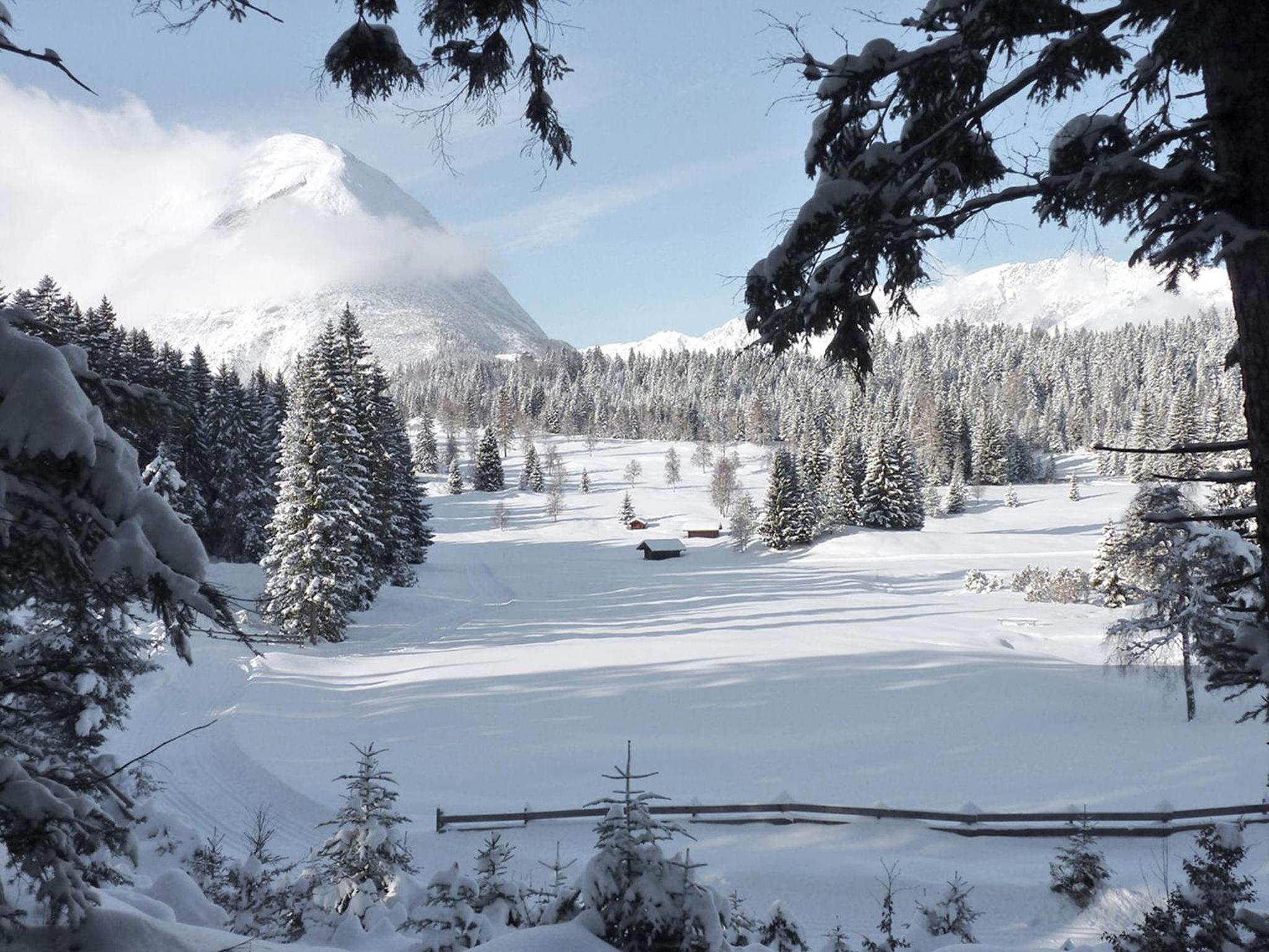 Family Friendly Chalet - Central with Beautiful Mountain Views