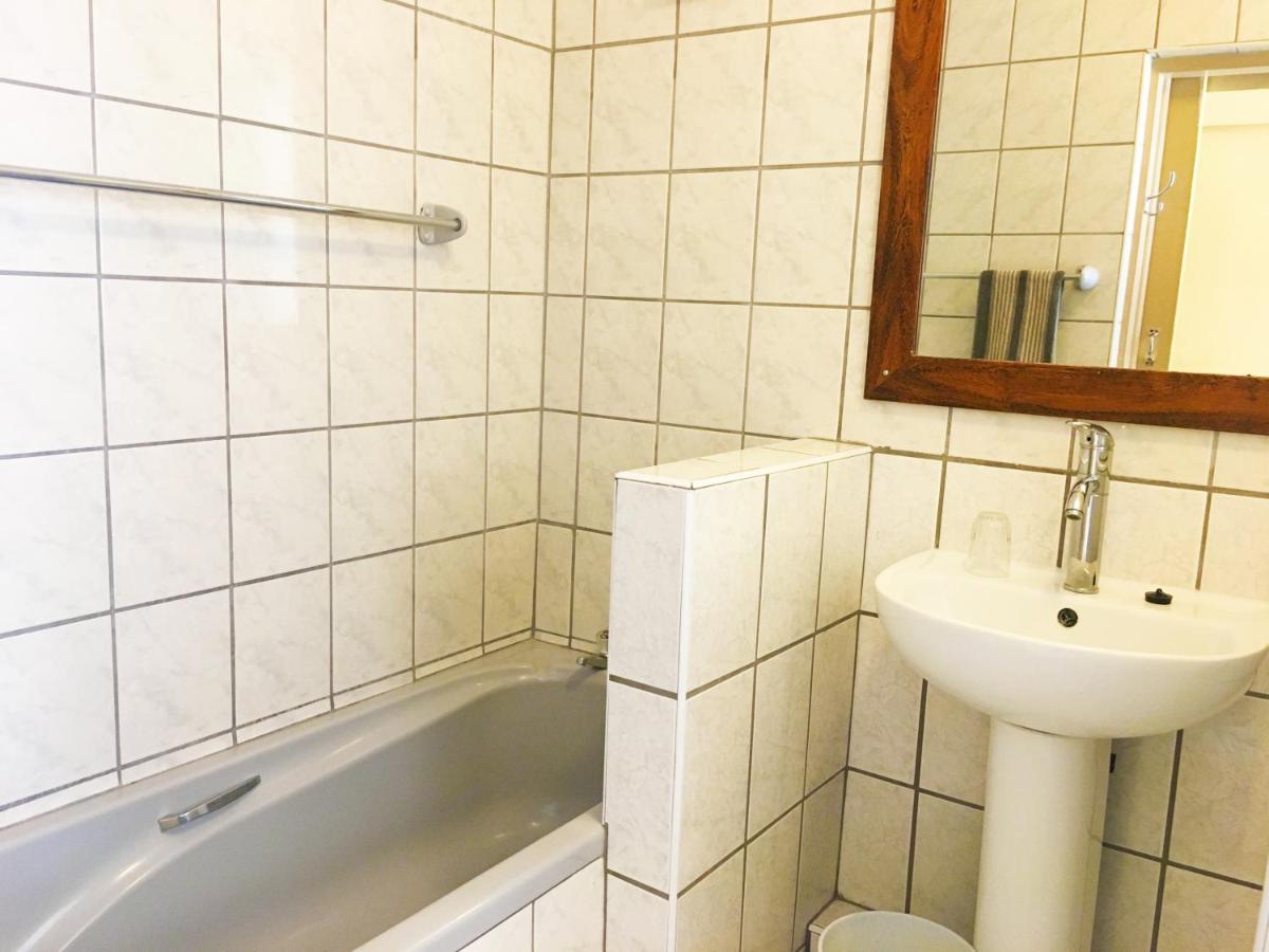 Dumela Margate Flat No 6, Margate, photo 5 of 10