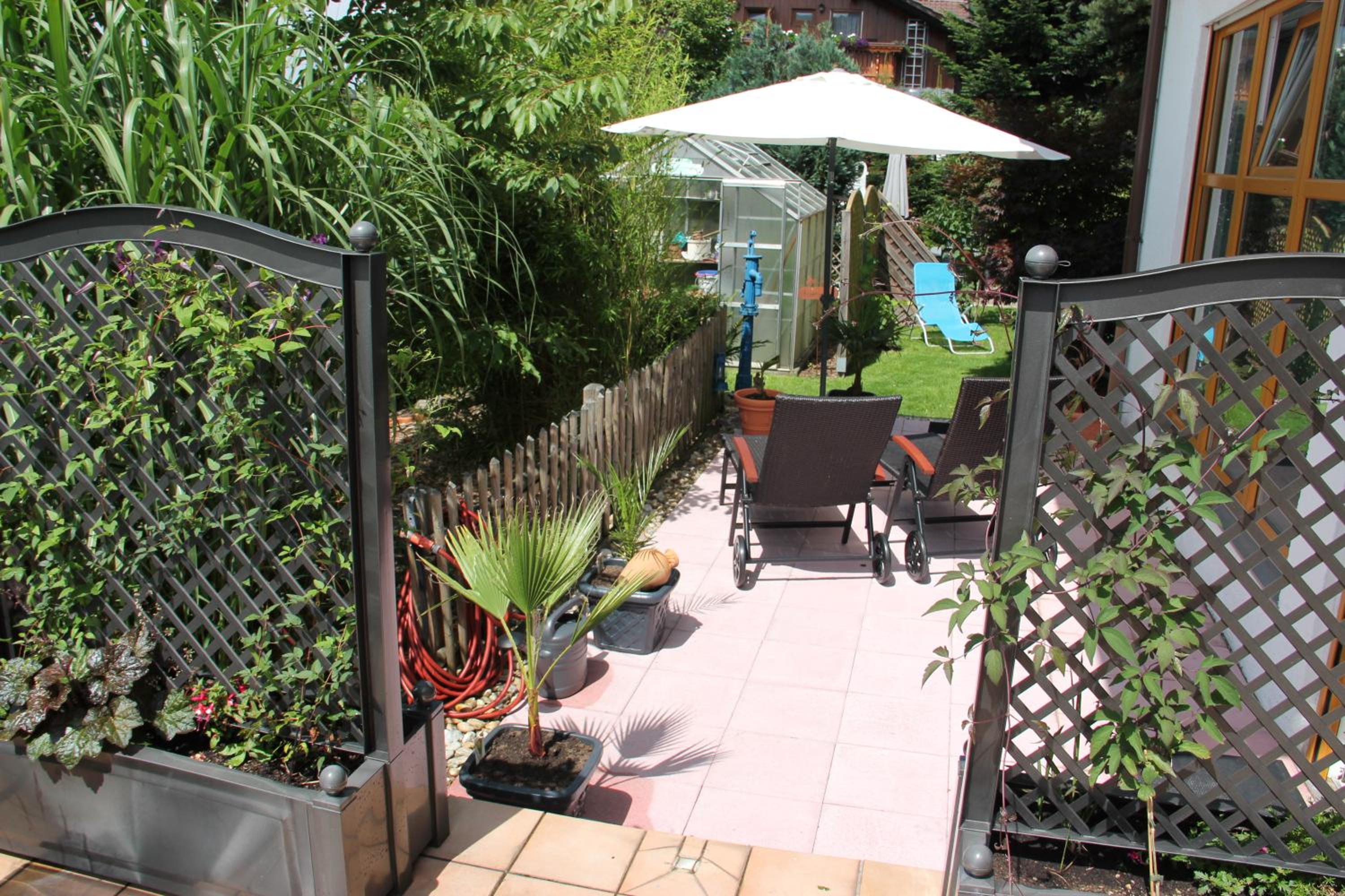 Villa Relax - Ferienwohnungen & Hallenbad & Relaxgarten