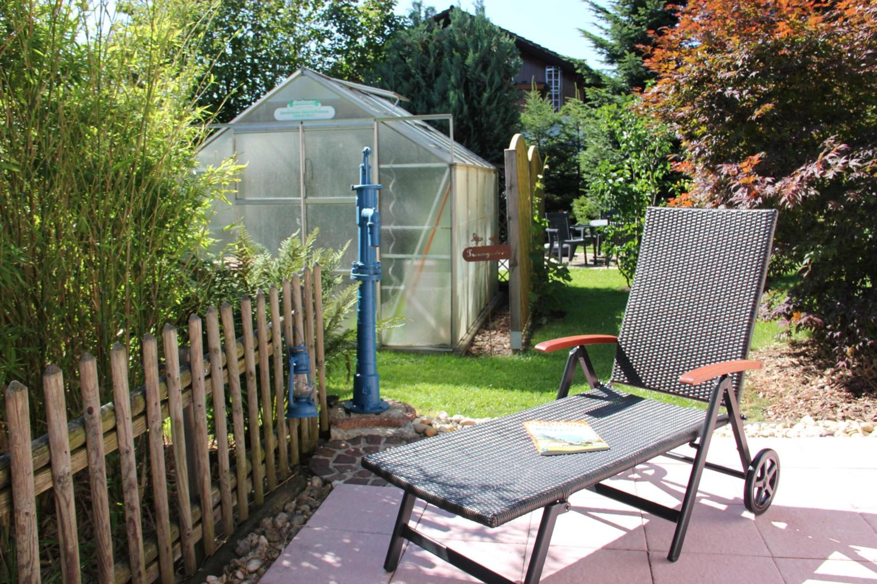 Villa Relax - Ferienwohnungen & Hallenbad & Relaxgarten