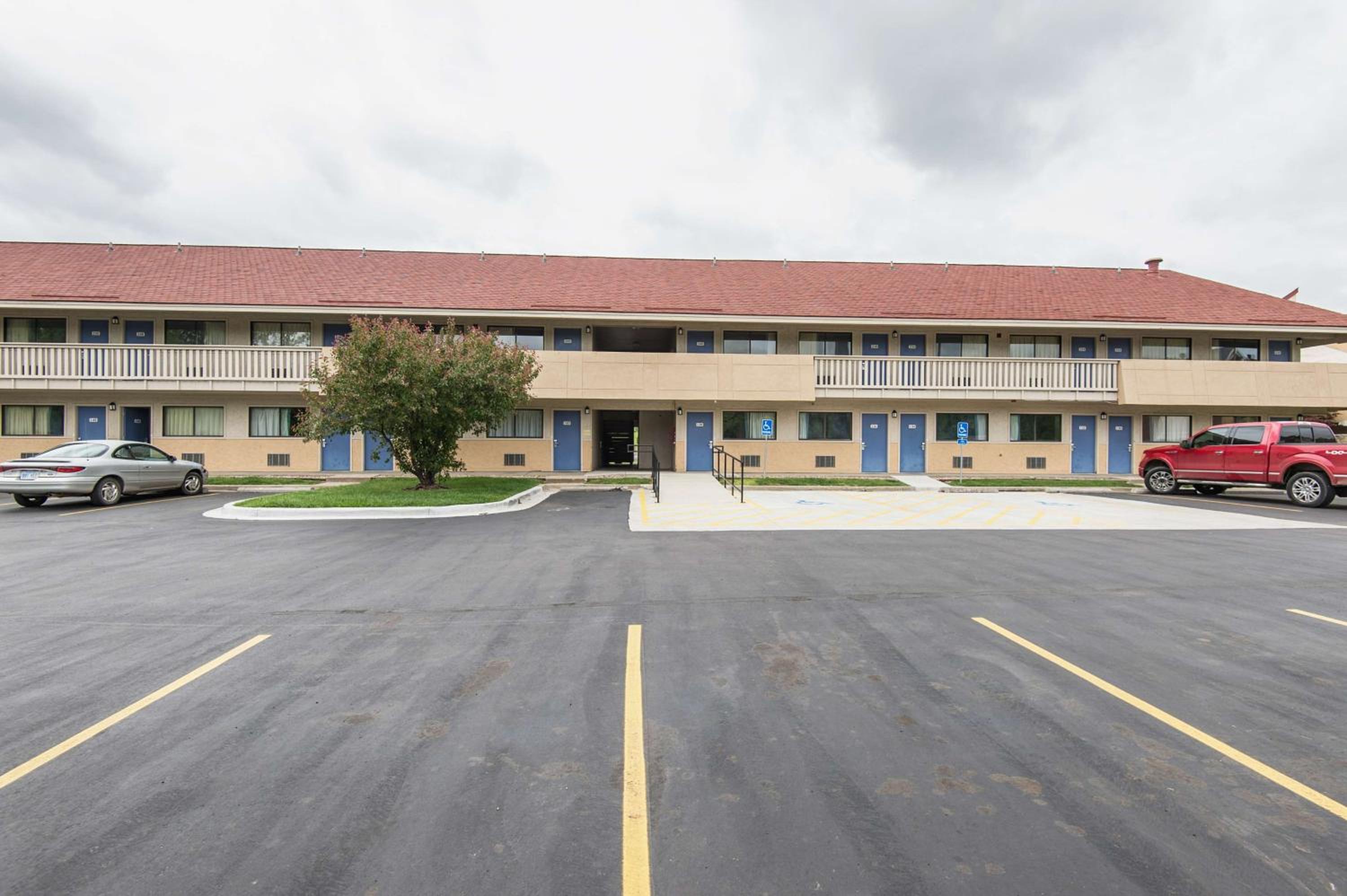 Motel 6-Overland Park, KS - Property Image 25