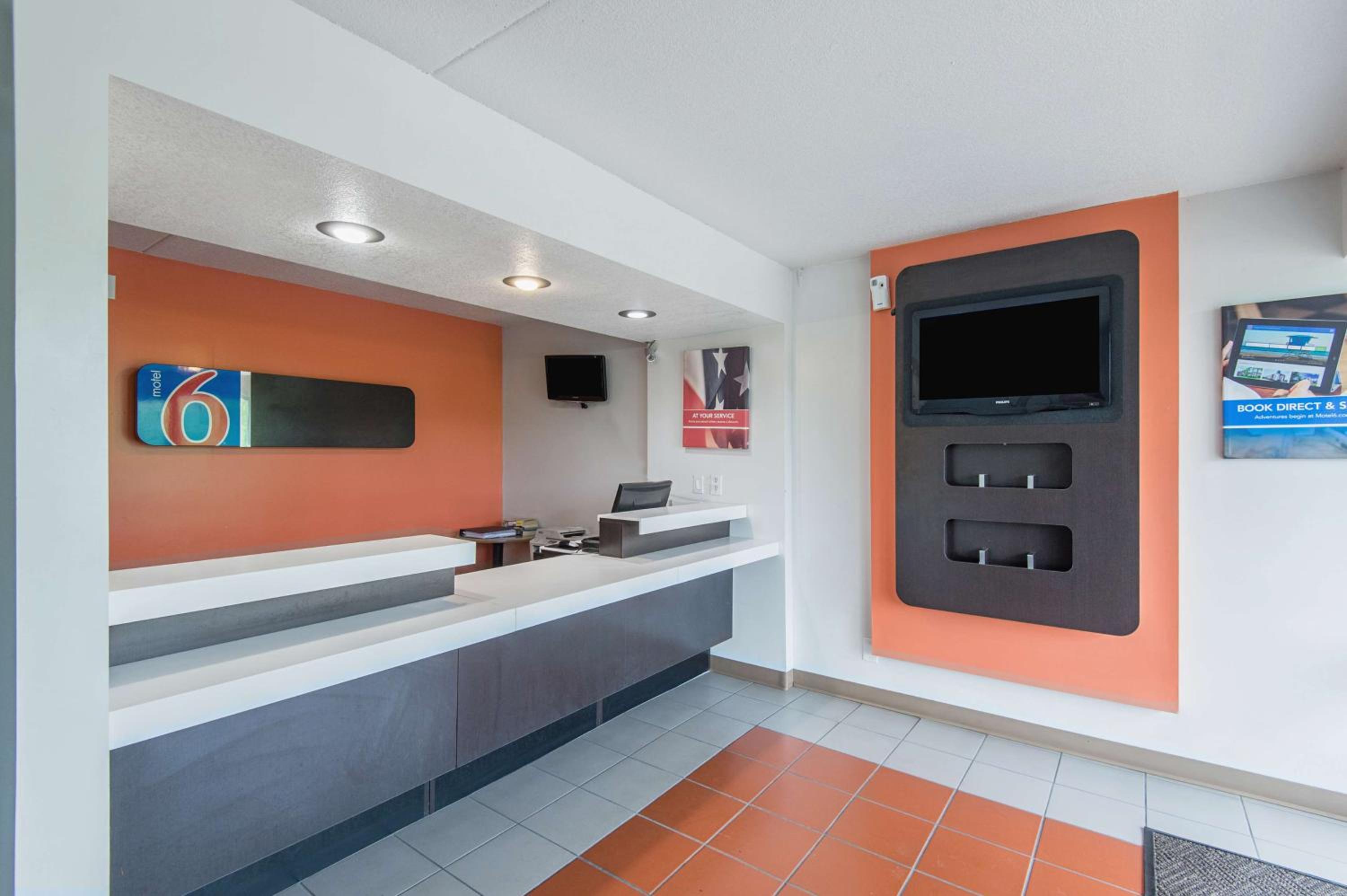 Motel 6-Overland Park, KS - Property Image 20