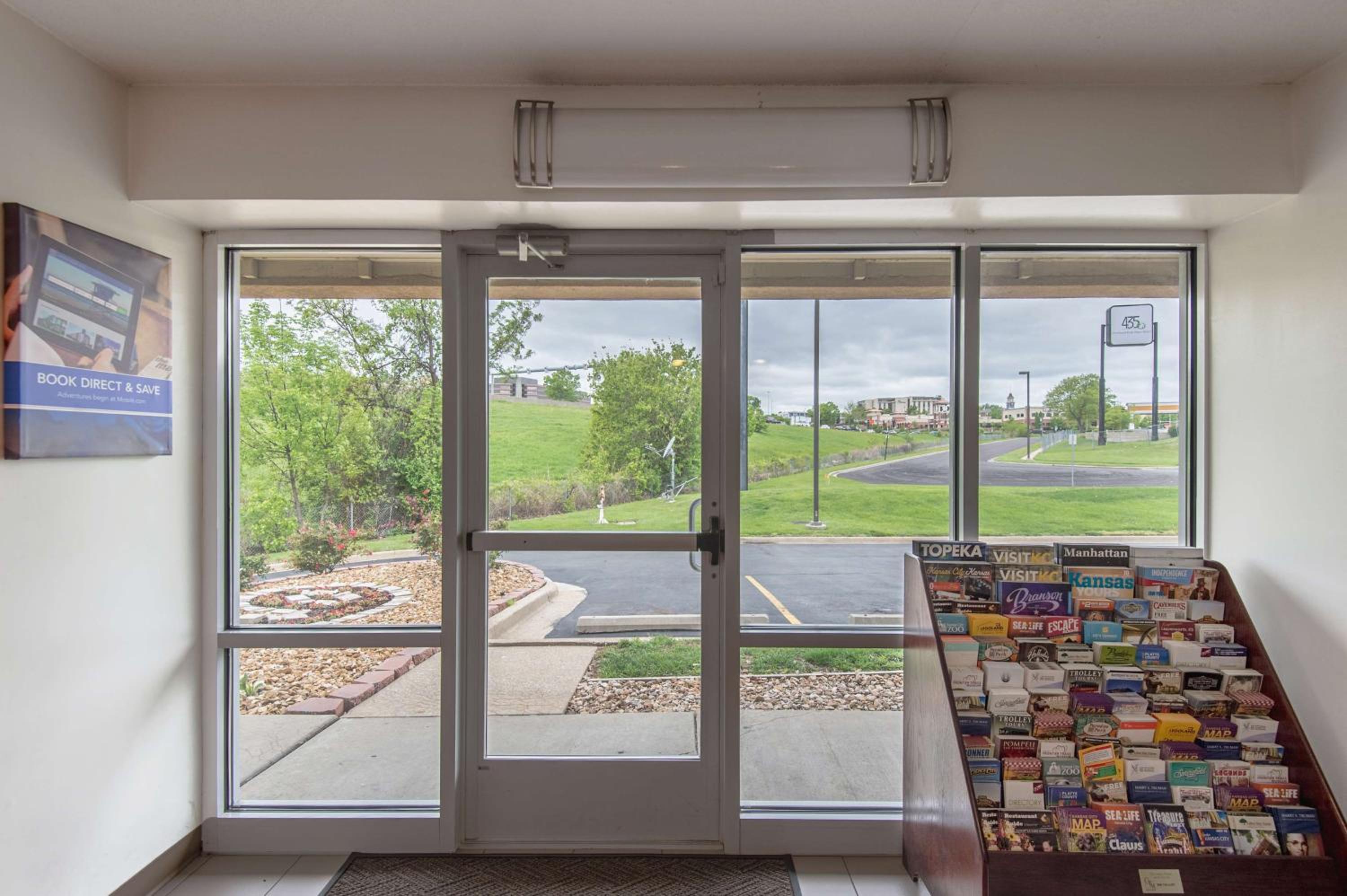 Motel 6-Overland Park, KS - Property Image 19