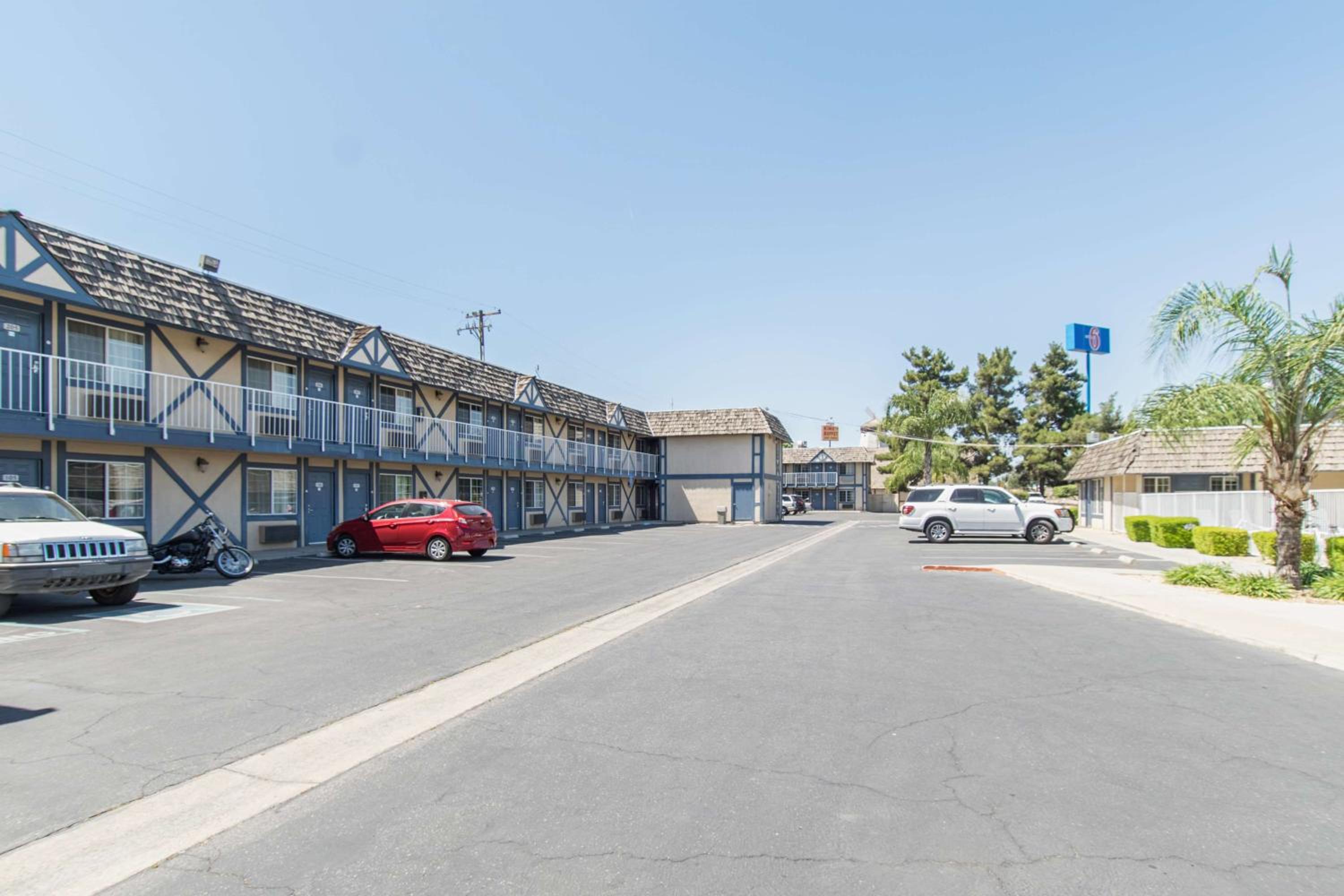 Motel 6-Kingsburg, CA view 4